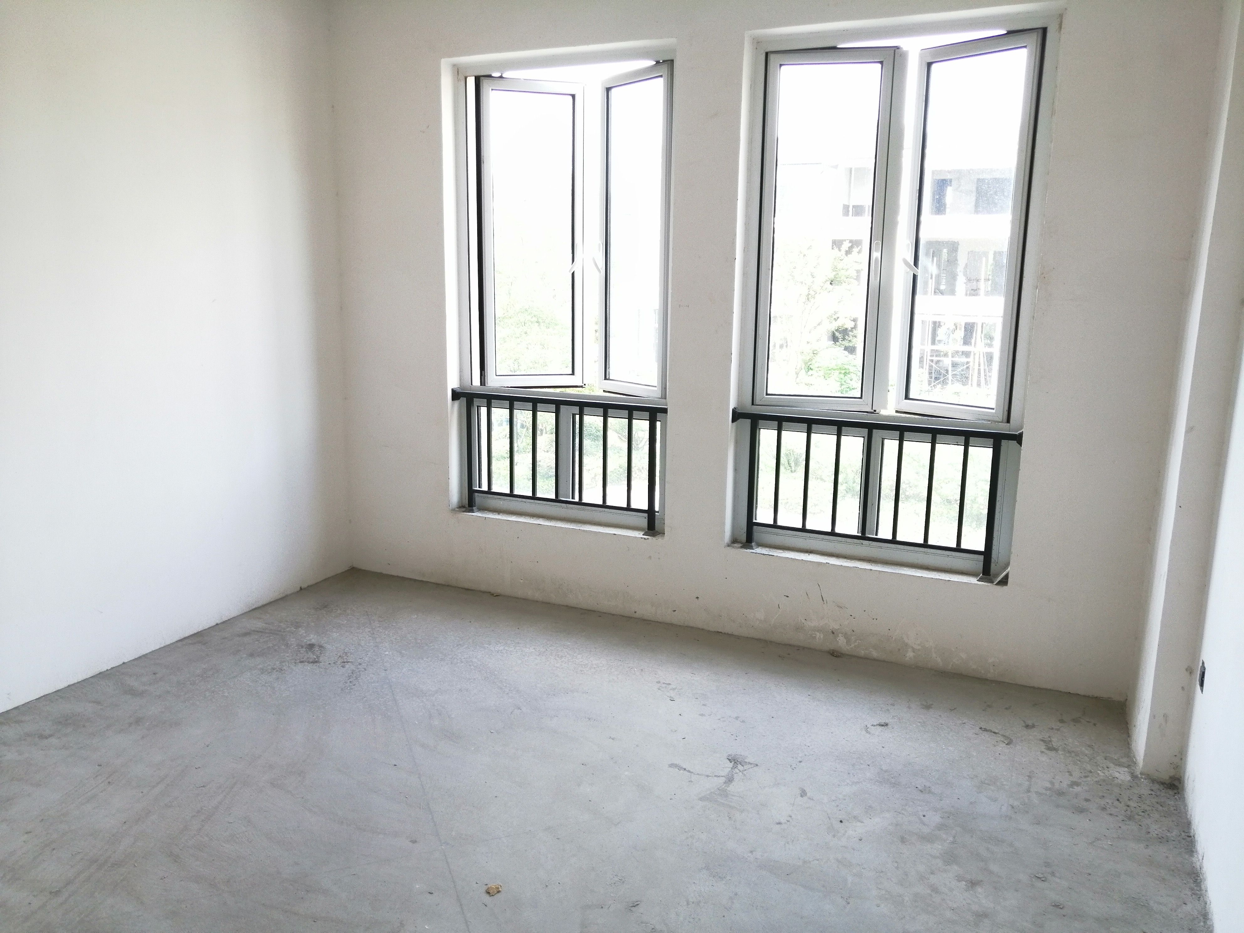 顺发御园 4室2厅3卫 248m&sup2;