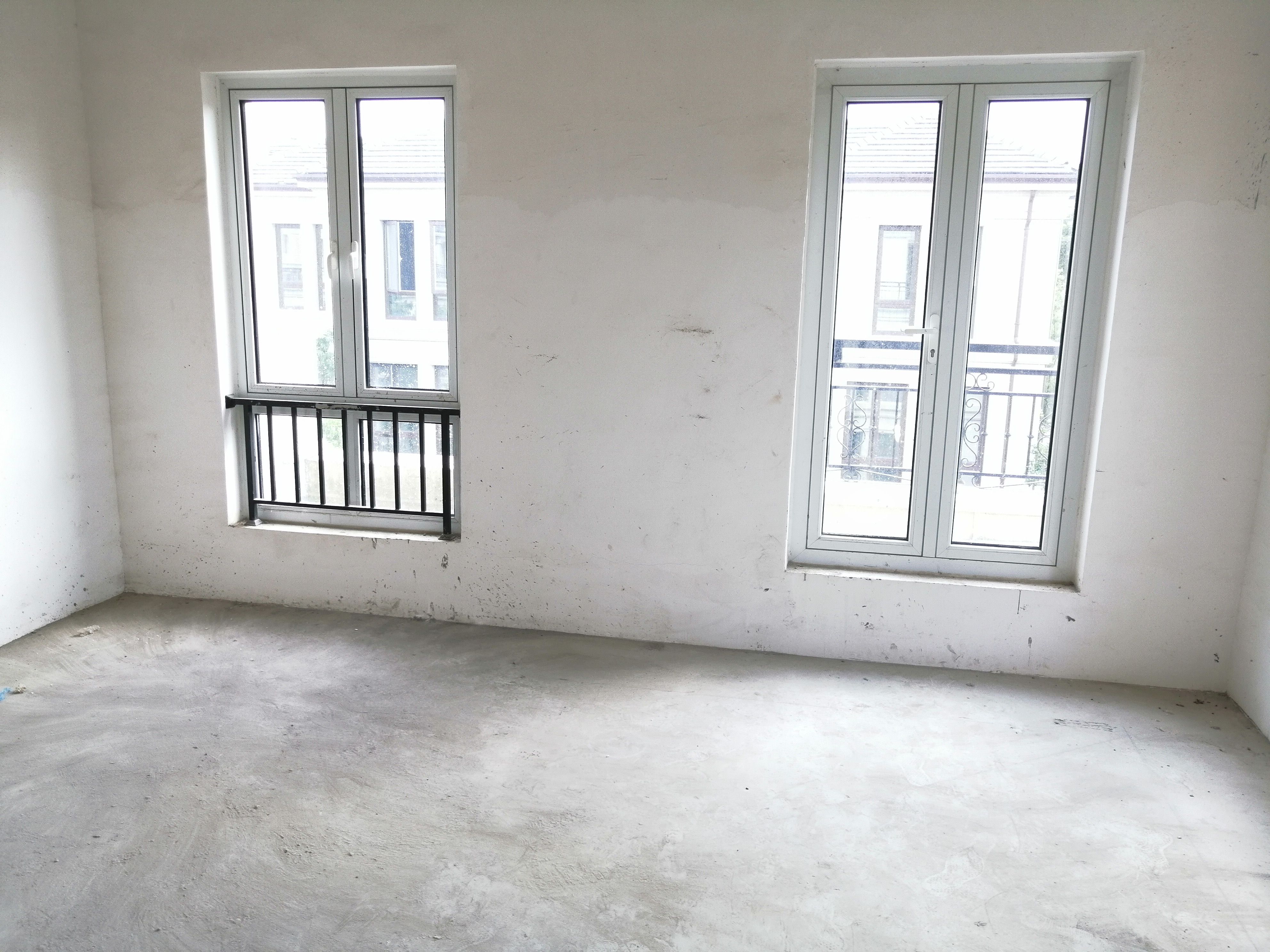 顺发御园 4室2厅3卫 248m&sup2;