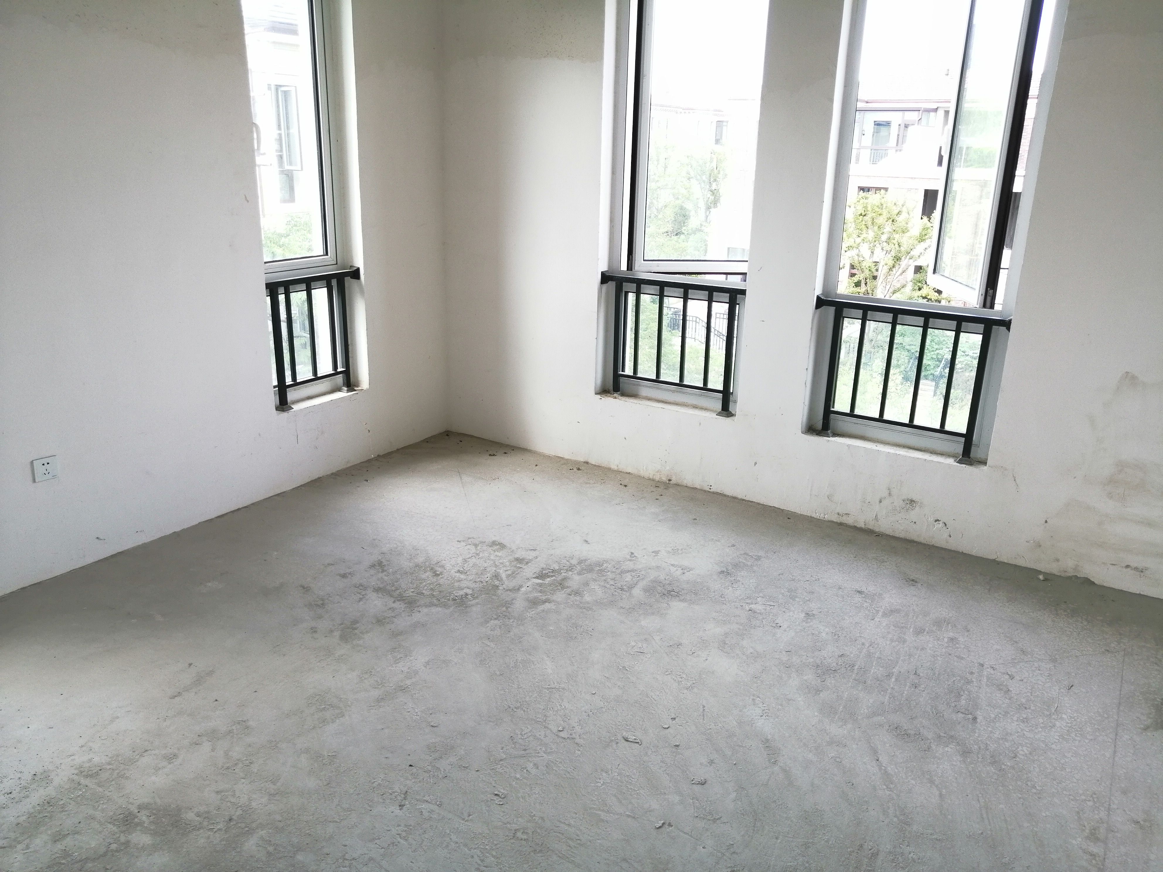 顺发御园 4室2厅3卫 248m&sup2;
