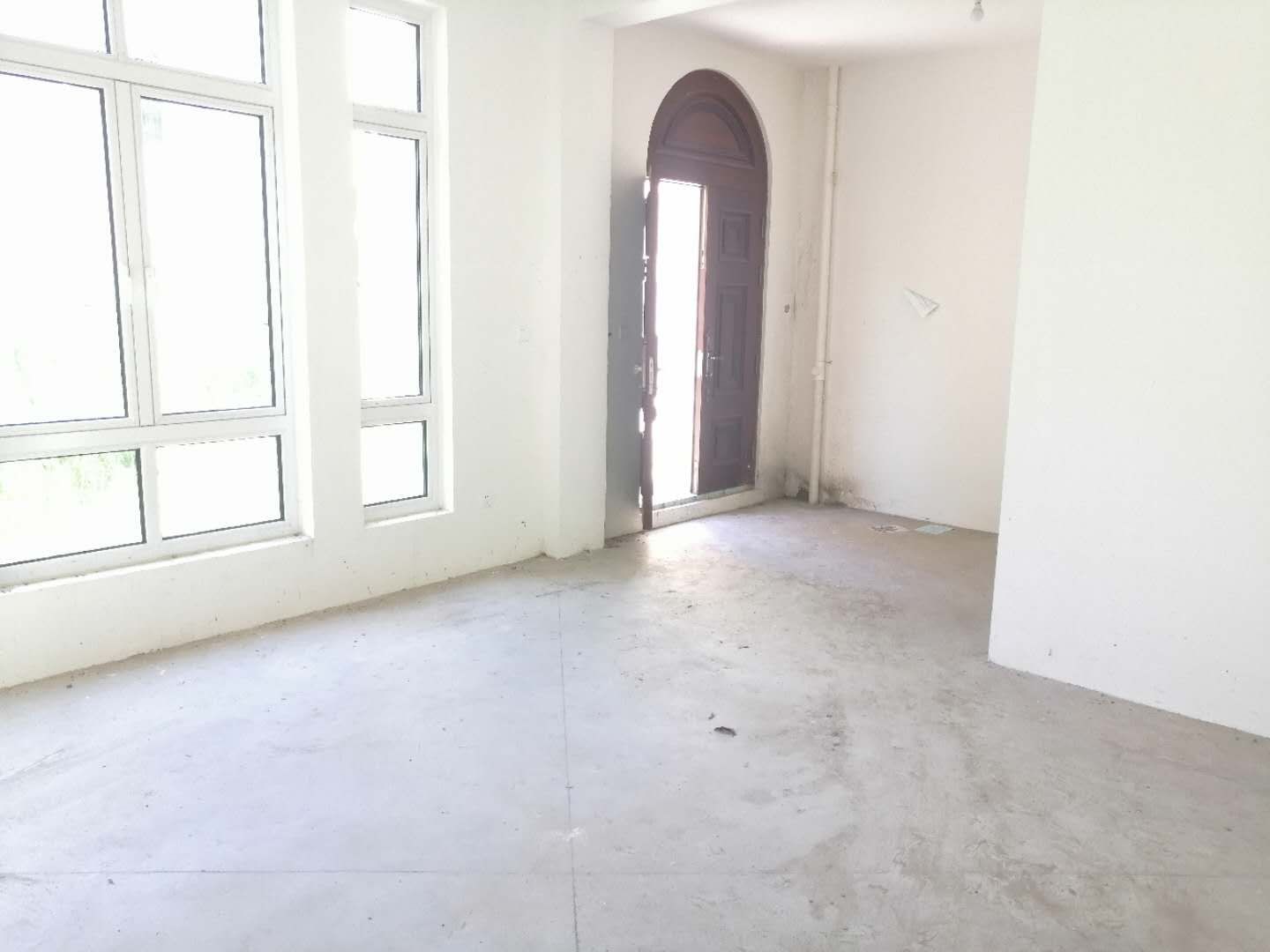 顺发御园 4室2厅3卫 248m&sup2;