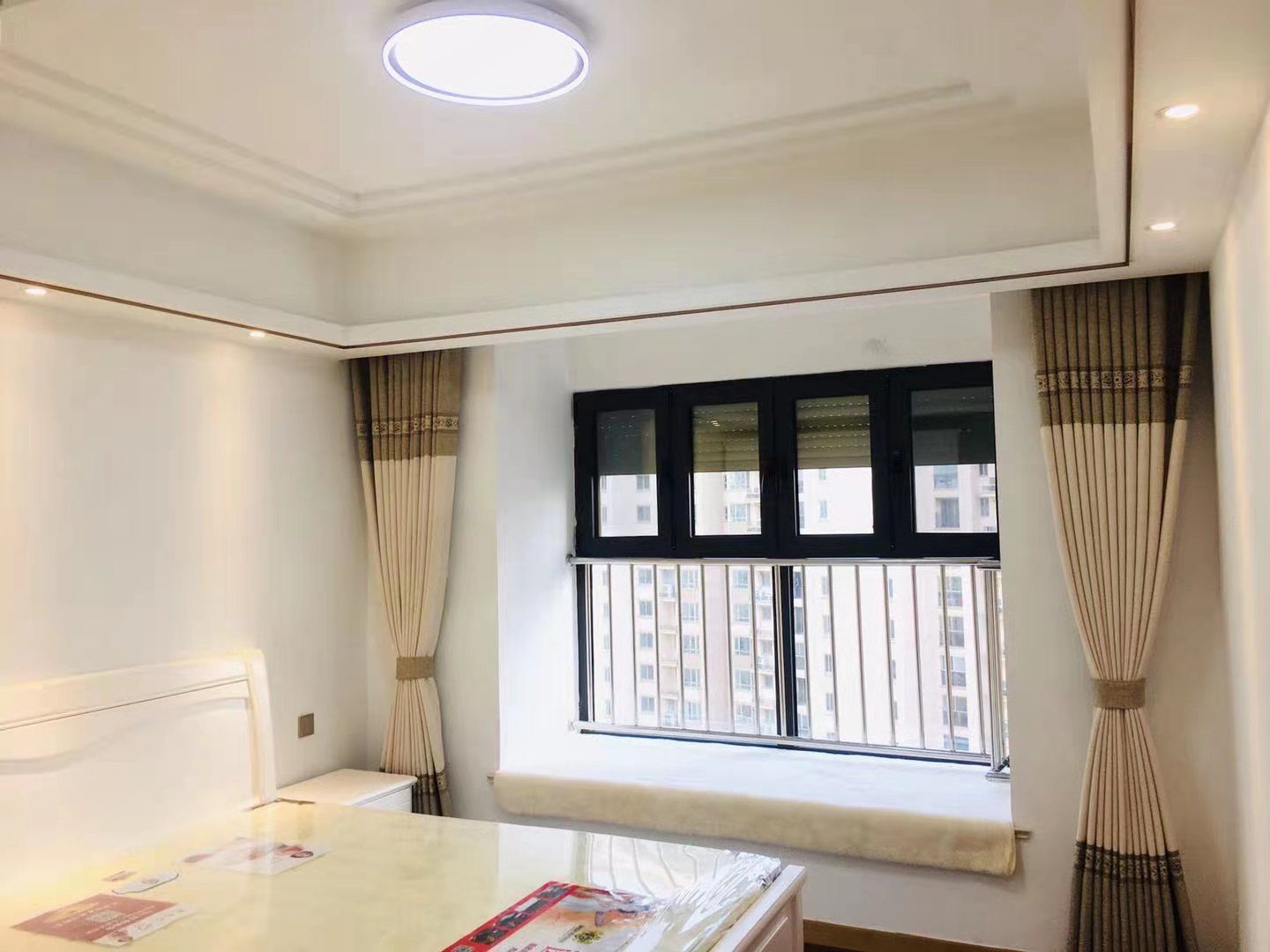 中南世纪花城三期 3室2厅2卫 138m&sup2;