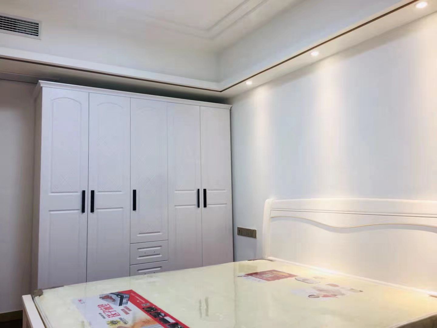 中南世纪花城三期 3室2厅2卫 138m&sup2;