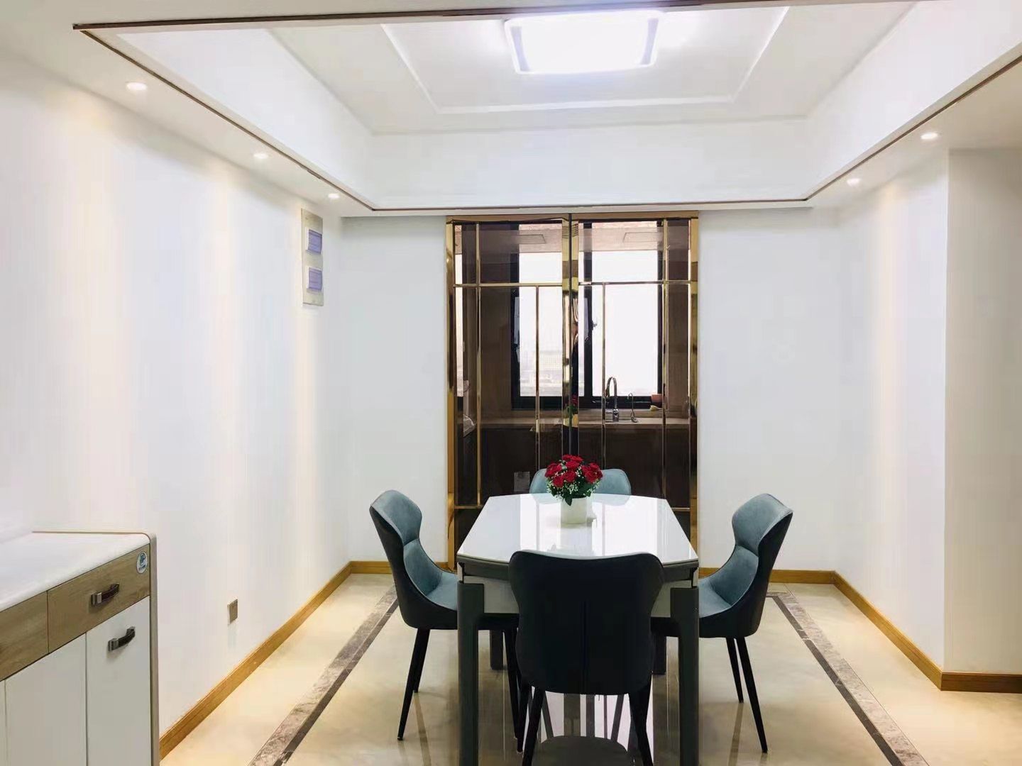 中南世纪花城三期 3室2厅2卫 138m&sup2;