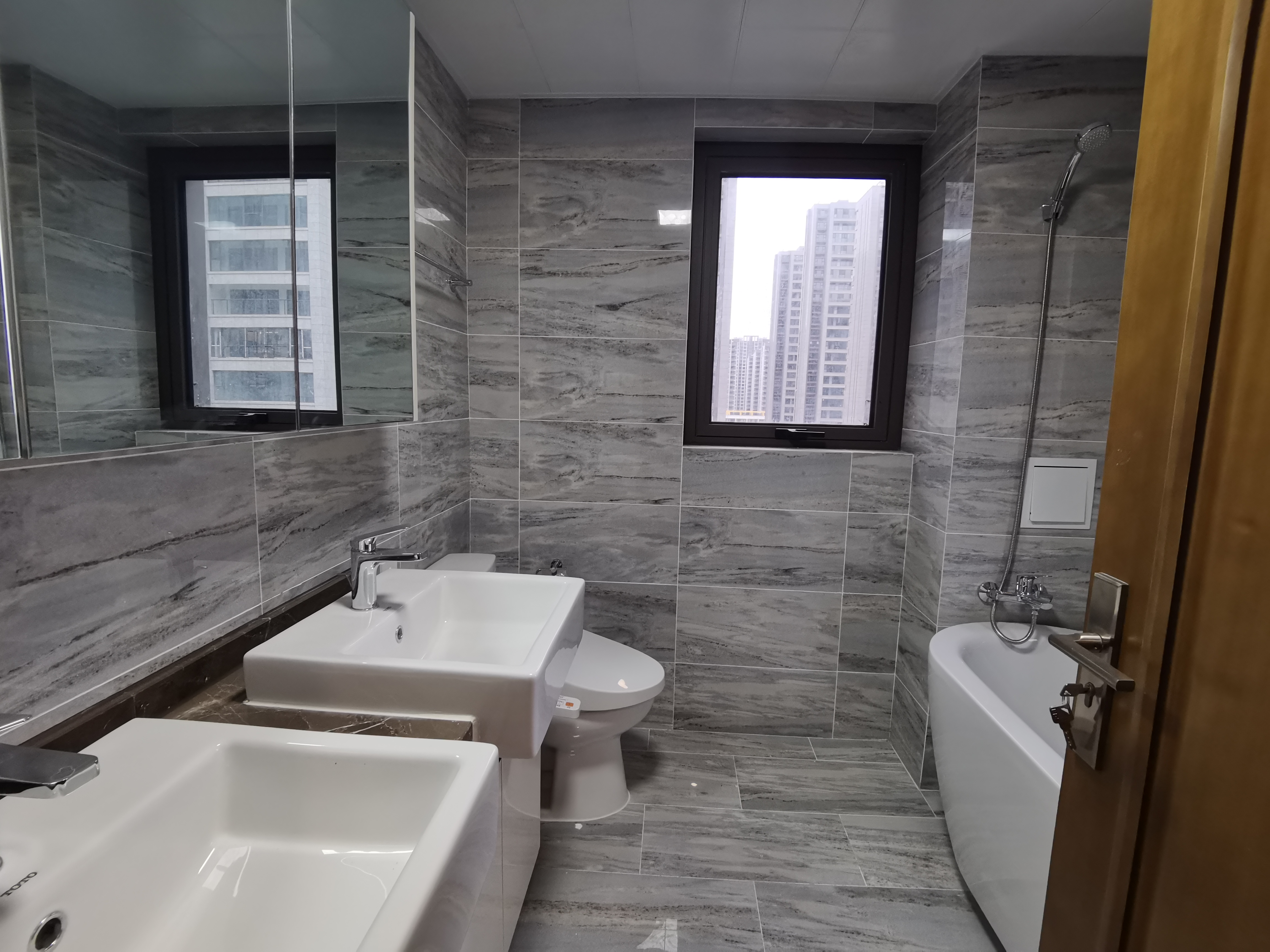 远创东樾 5室2厅3卫 154m&sup2;