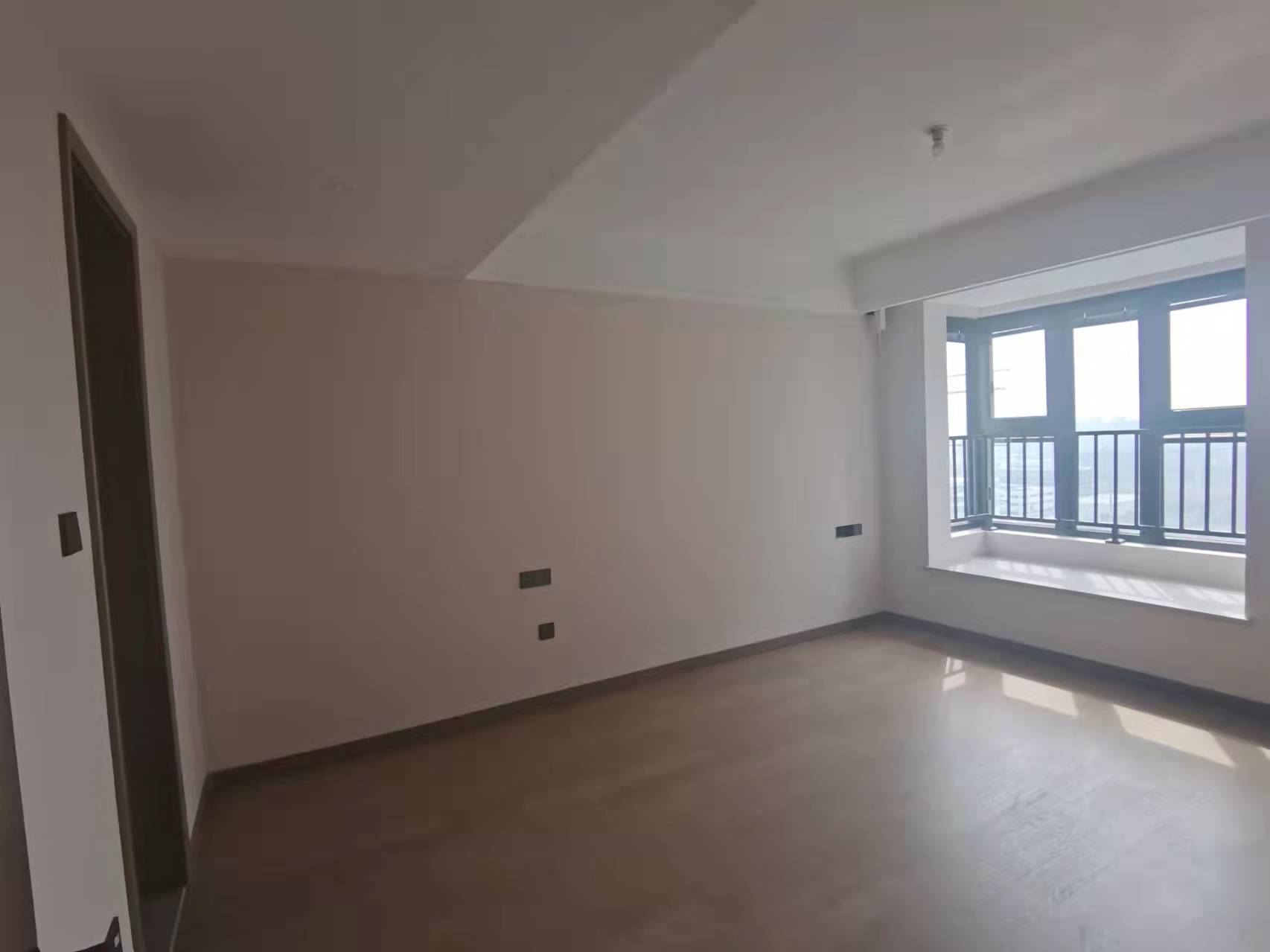 万科翡翠公园 3室2厅2卫 116m&sup2;