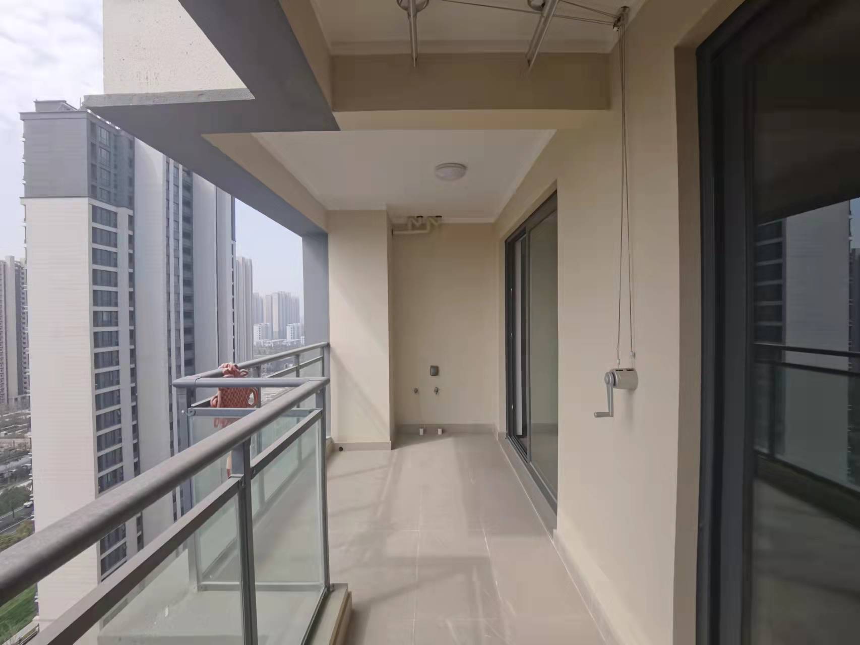 万科翡翠公园 3室2厅2卫 116m&sup2;
