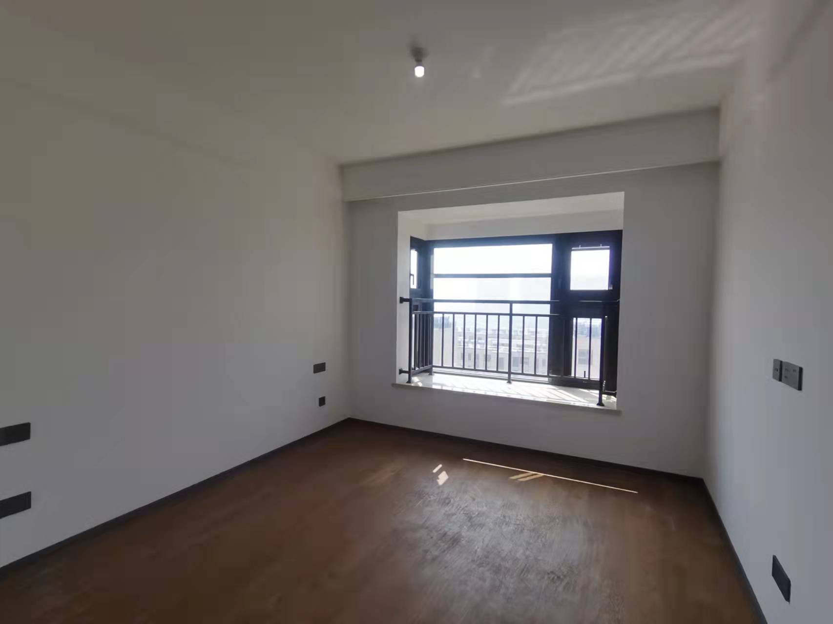 春风南岸西园 4室2厅2卫 136m&sup2;