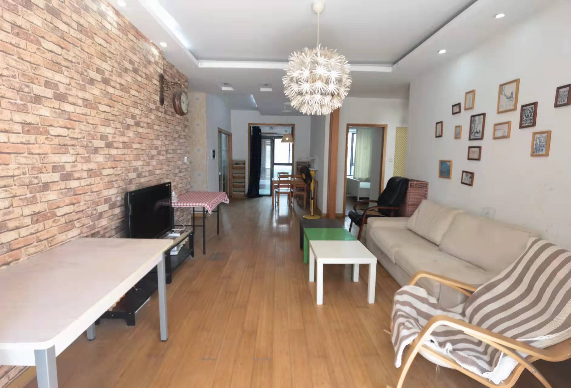 罗福宫 4室2厅3卫 273.00m²