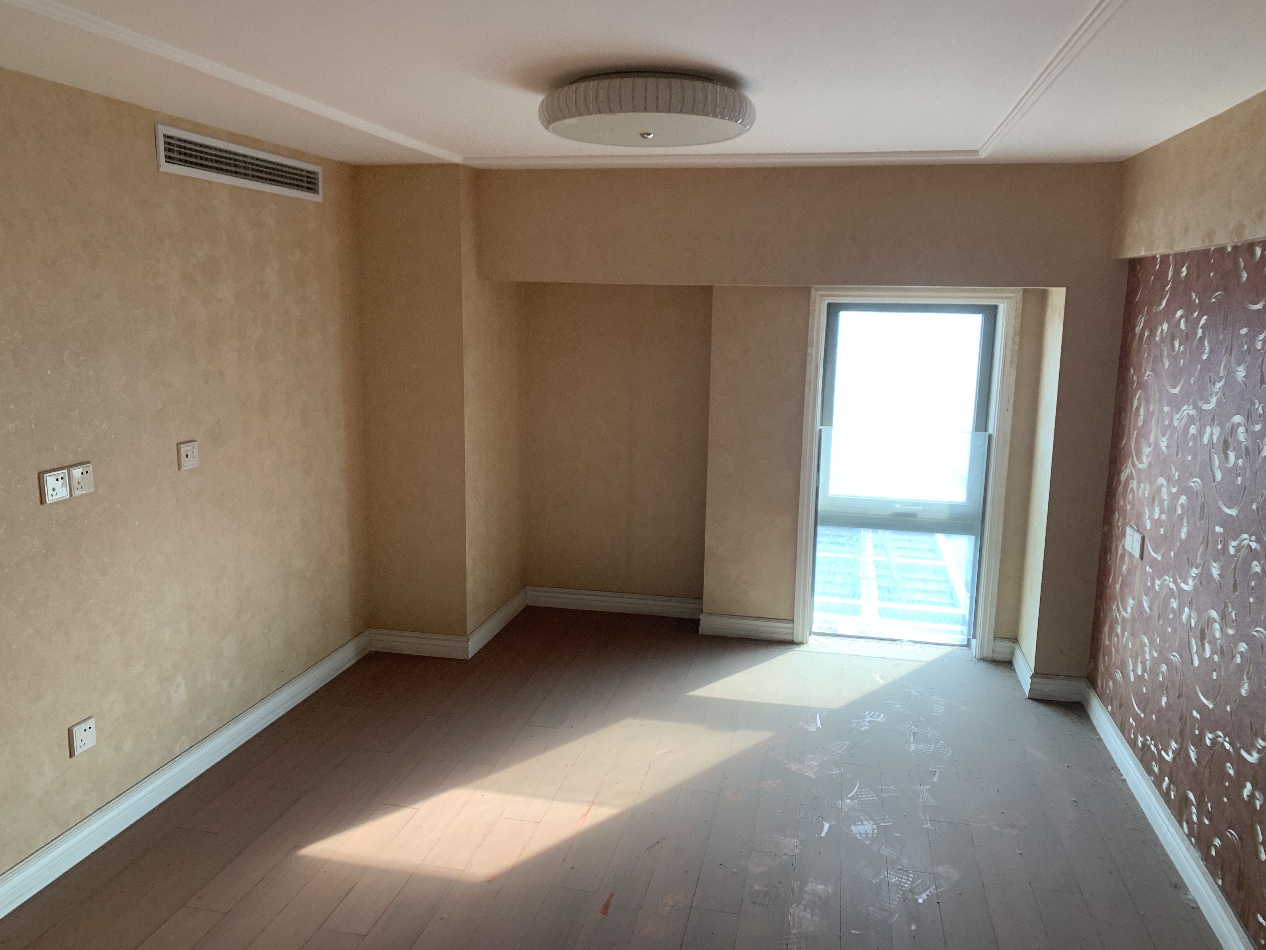 绿洲国际商务公馆C 1室1厅1卫 65m&sup2;