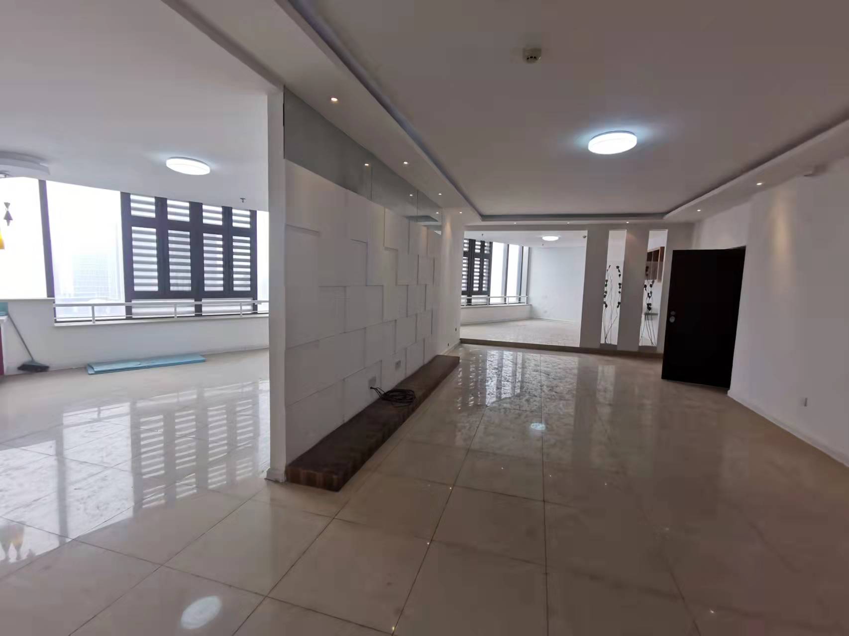 中南世纪城北区 3室2厅2卫 152m²