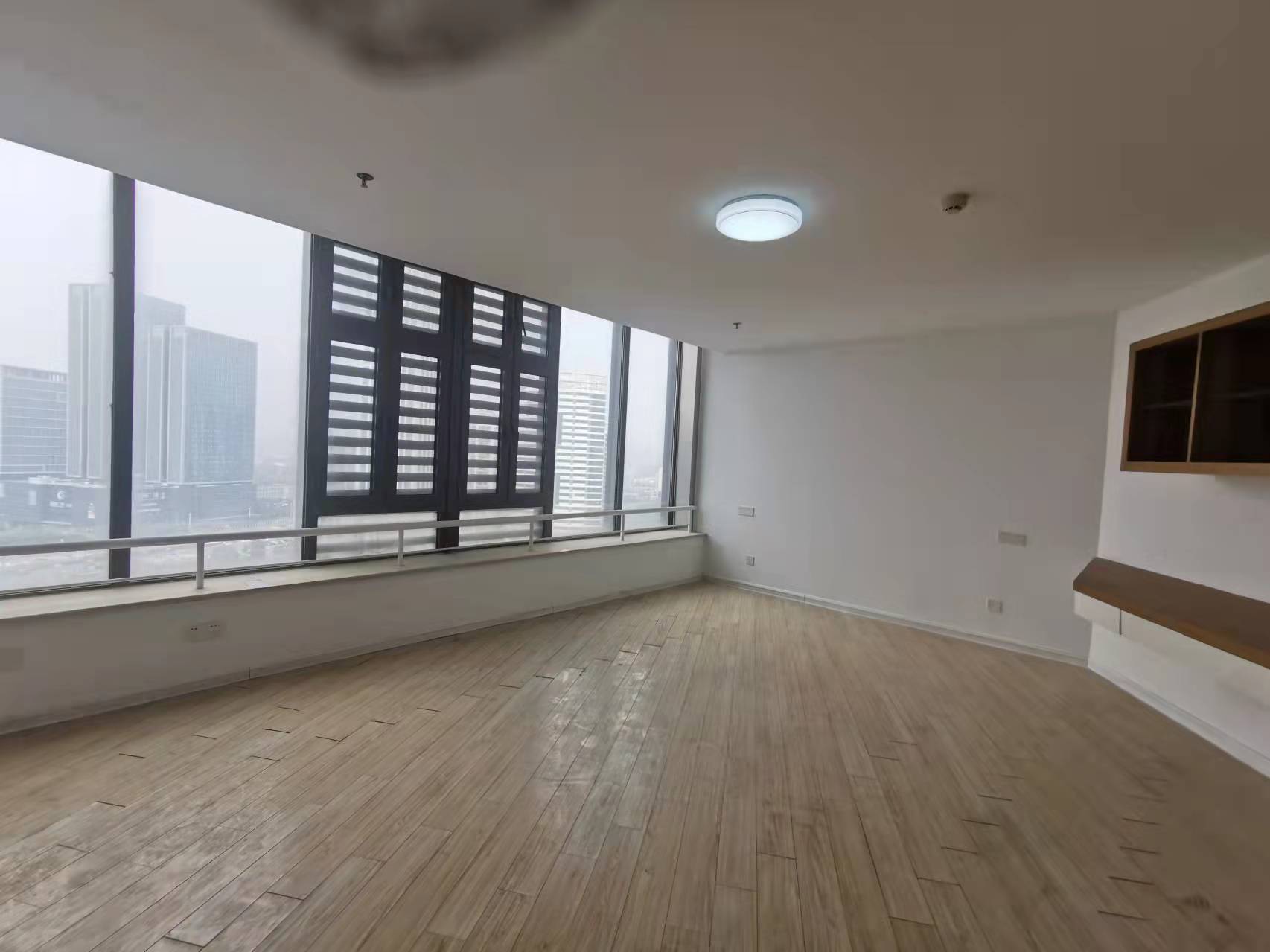 中南世纪城北区 3室2厅2卫 152m²