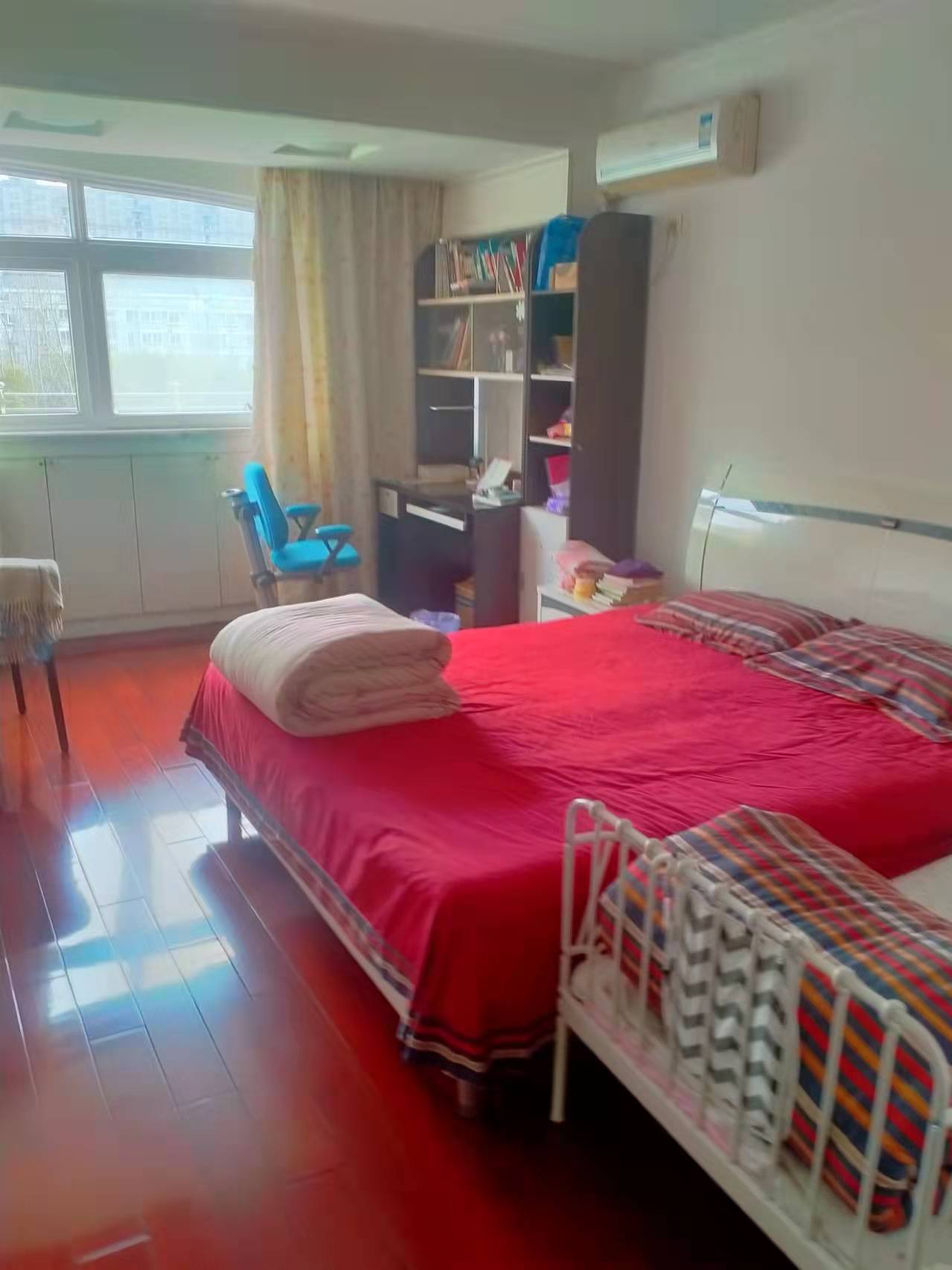 春晖花园 3室2厅1卫 139m&sup2;