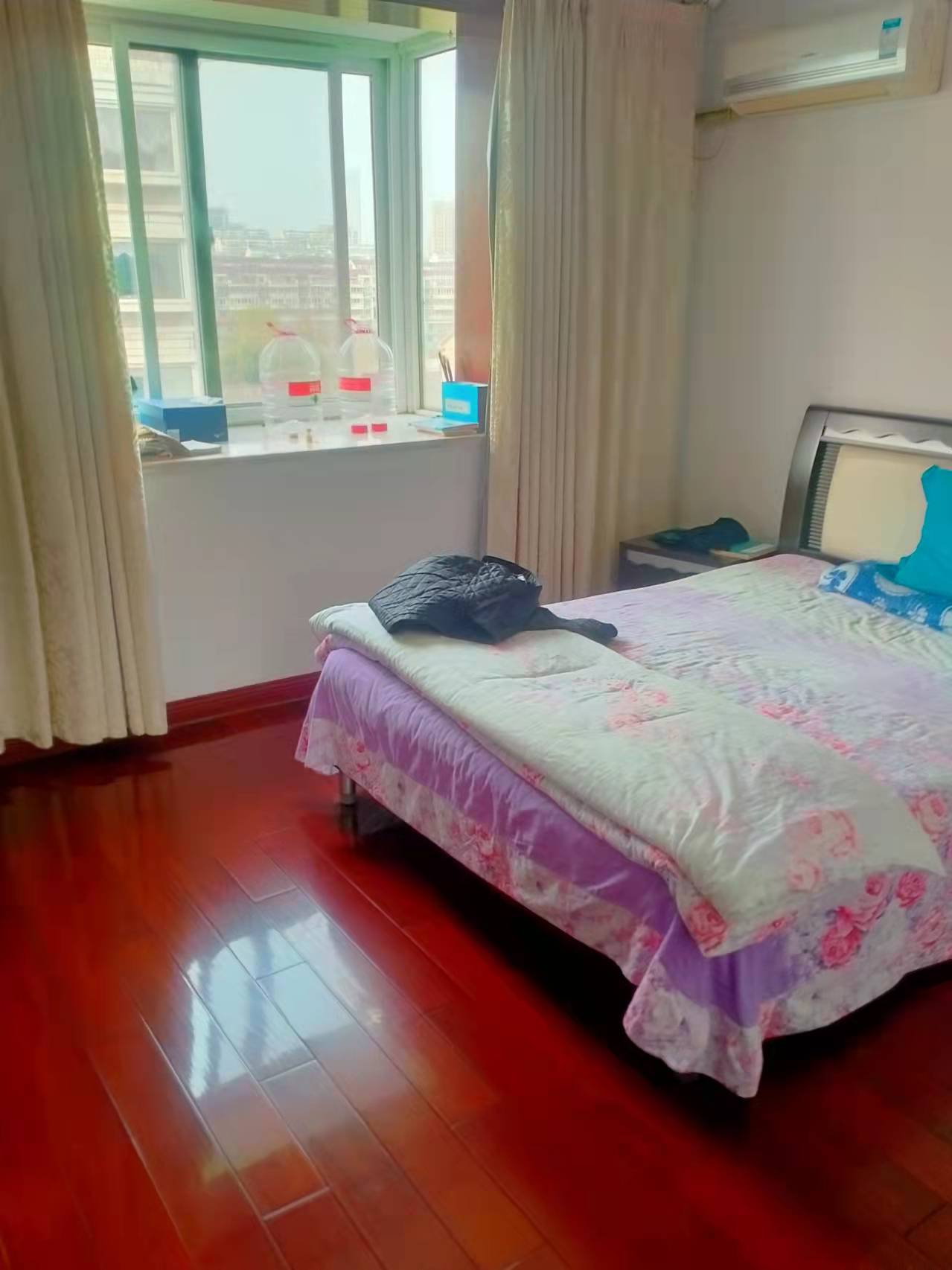 春晖花园 3室2厅1卫 139m&sup2;