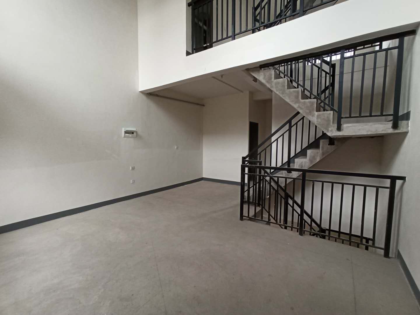 绿地新里城 4室2厅2卫 102m²