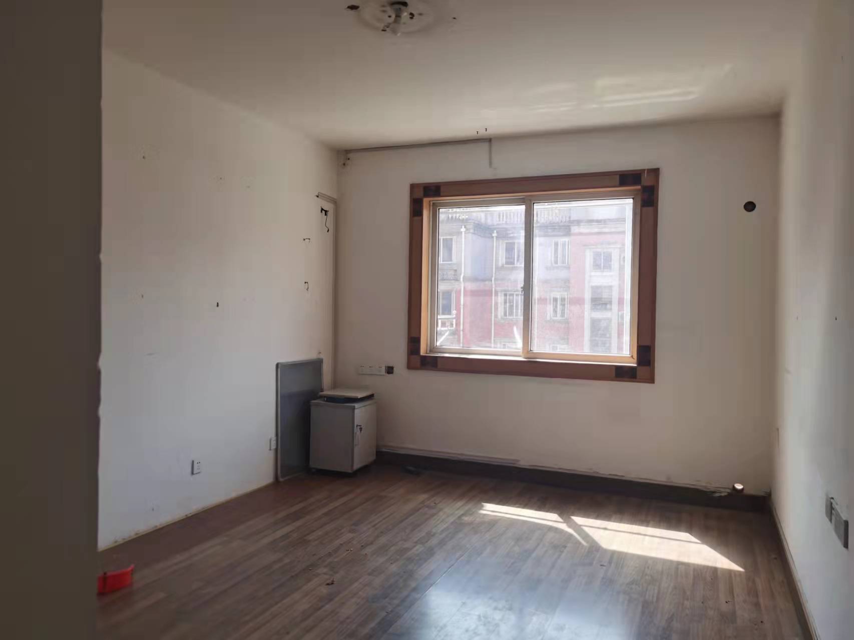 天虹公寓 4室2厅2卫 186.8m&sup2;