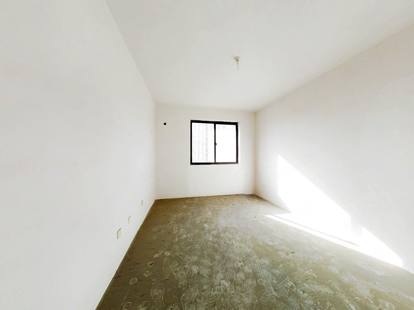 丁香花园 4室2厅2卫 140m&sup2;