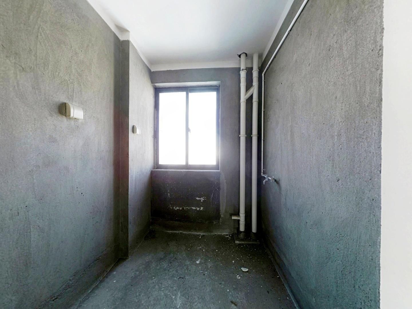 丁香花园 4室2厅2卫 140m&sup2;