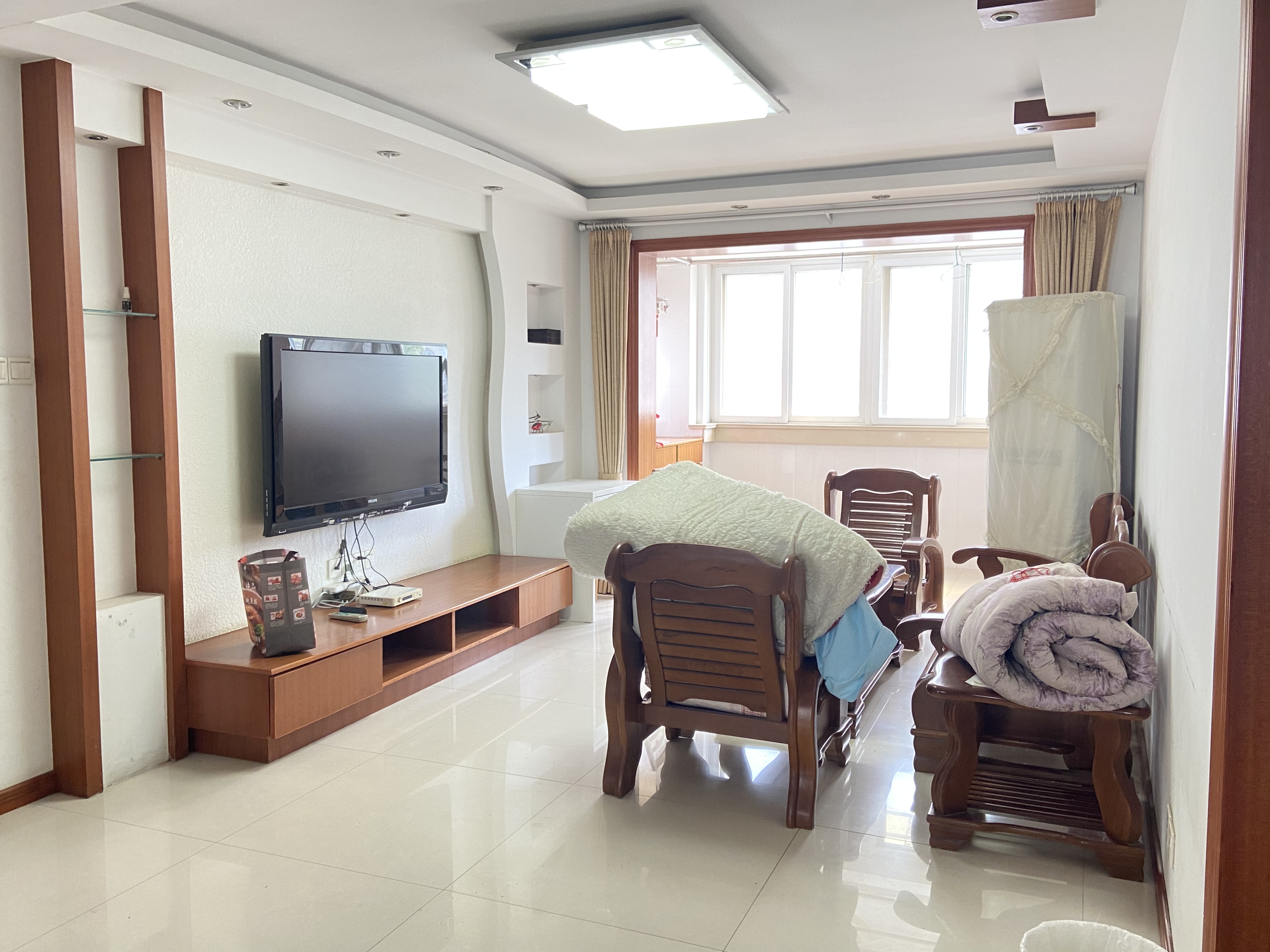 春晖花园 3室2厅1卫 124m²