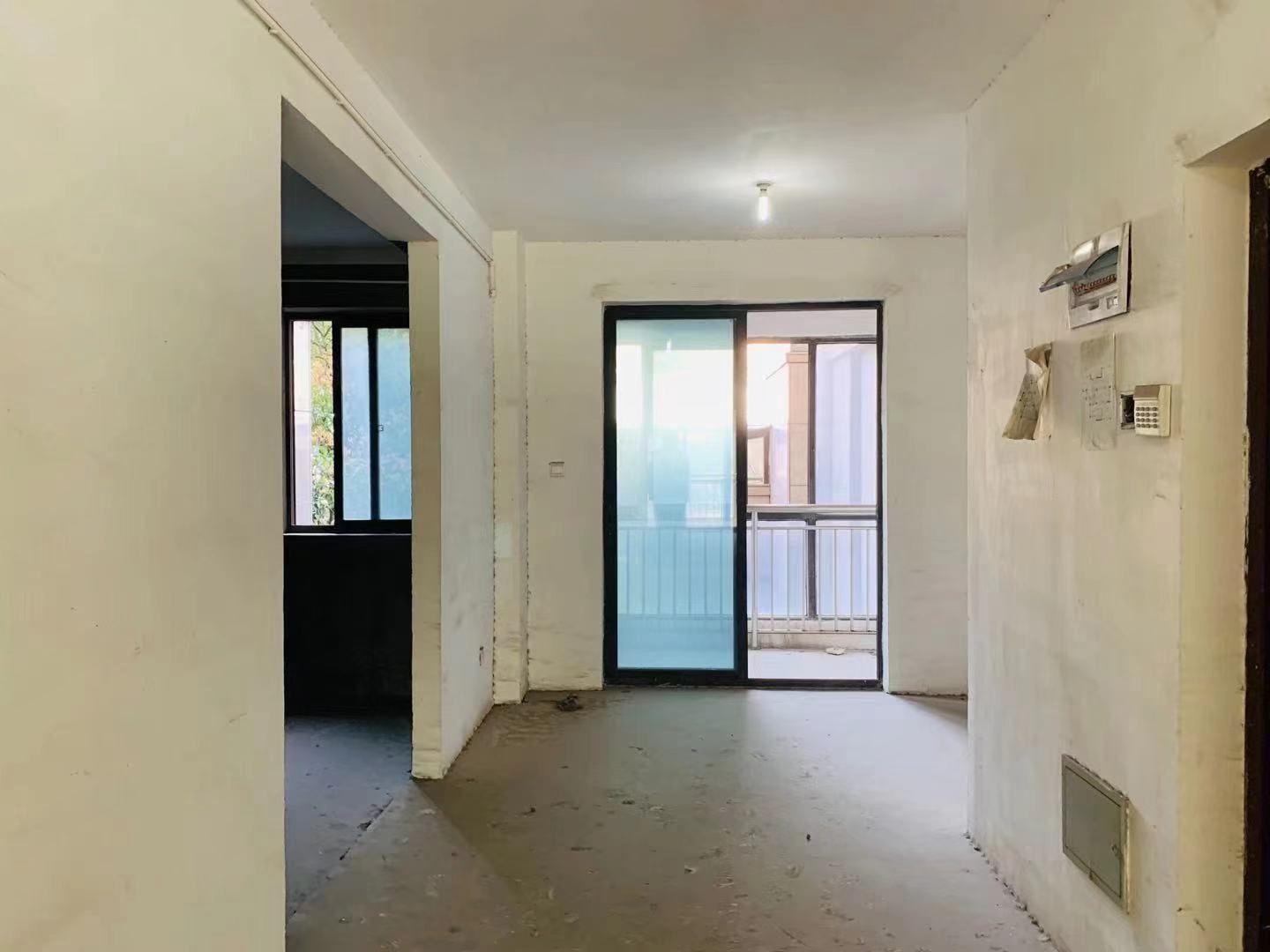 丁香花园 3室2厅1卫 140.6m&sup2;