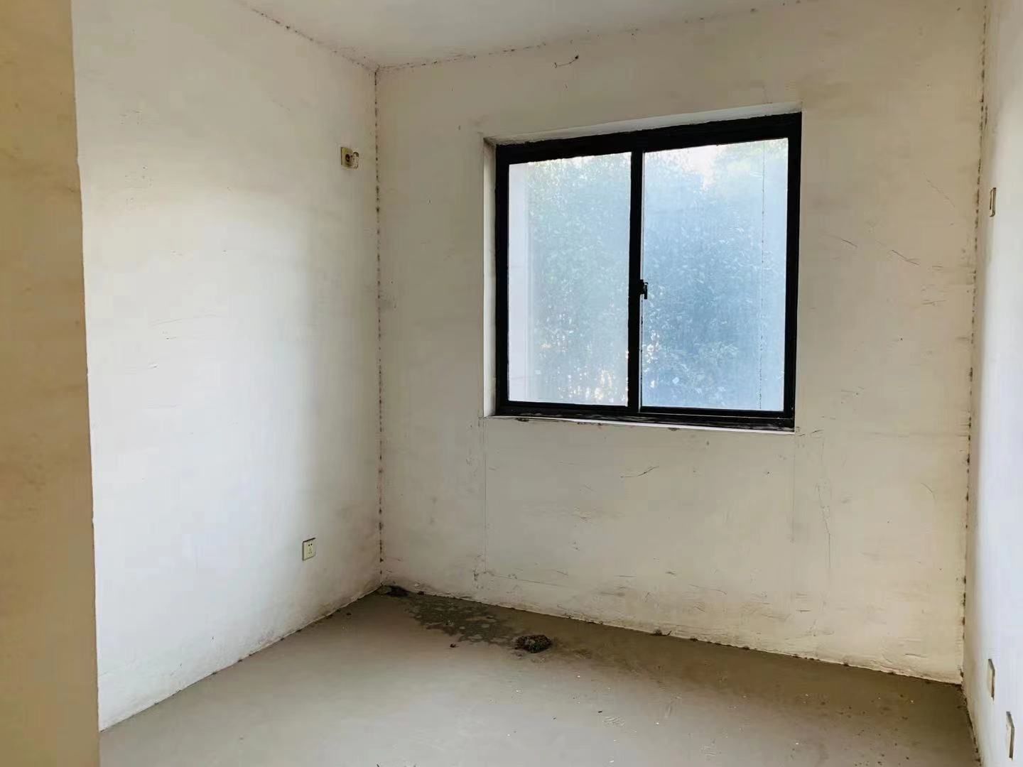 丁香花园 3室2厅1卫 140.6m&sup2;
