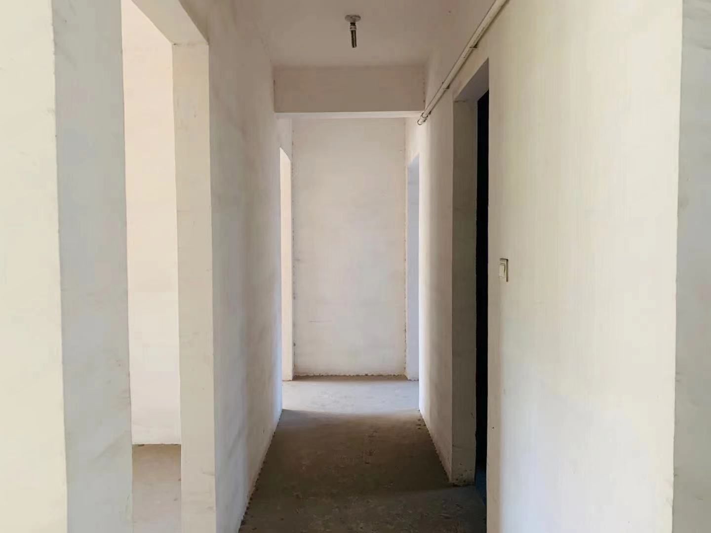 丁香花园 3室2厅1卫 140.6m&sup2;