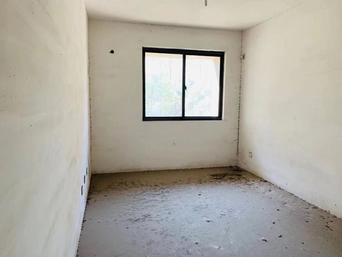 丁香花园 3室2厅1卫 140.6m&sup2;