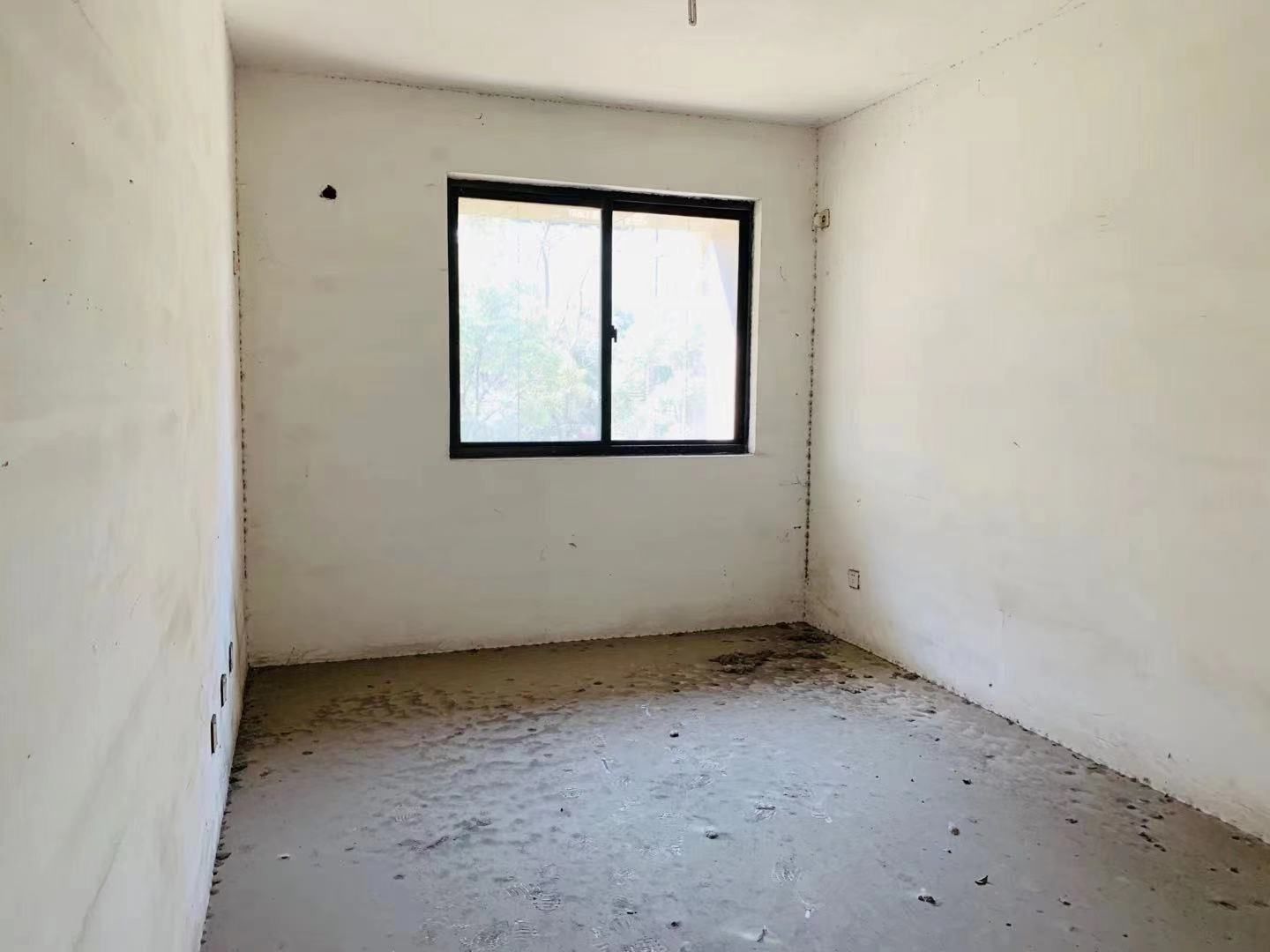 丁香花园 3室2厅1卫 140.6m&sup2;