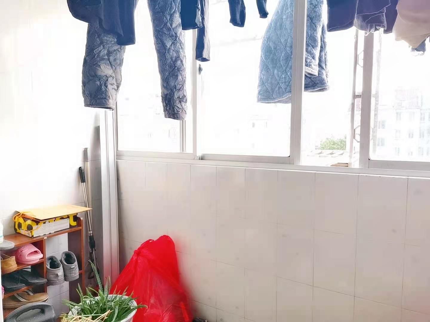 新开苑南区 2室2厅1卫 71.5m&sup2;