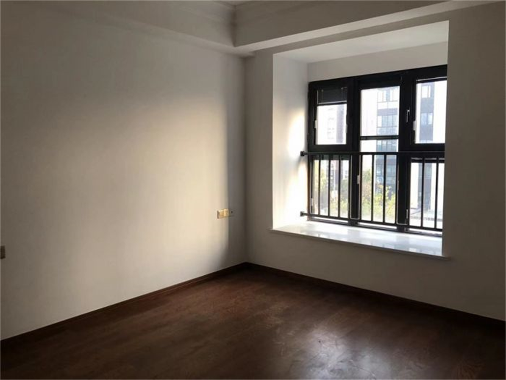 雍华府 3室2厅2卫 118m&sup2;