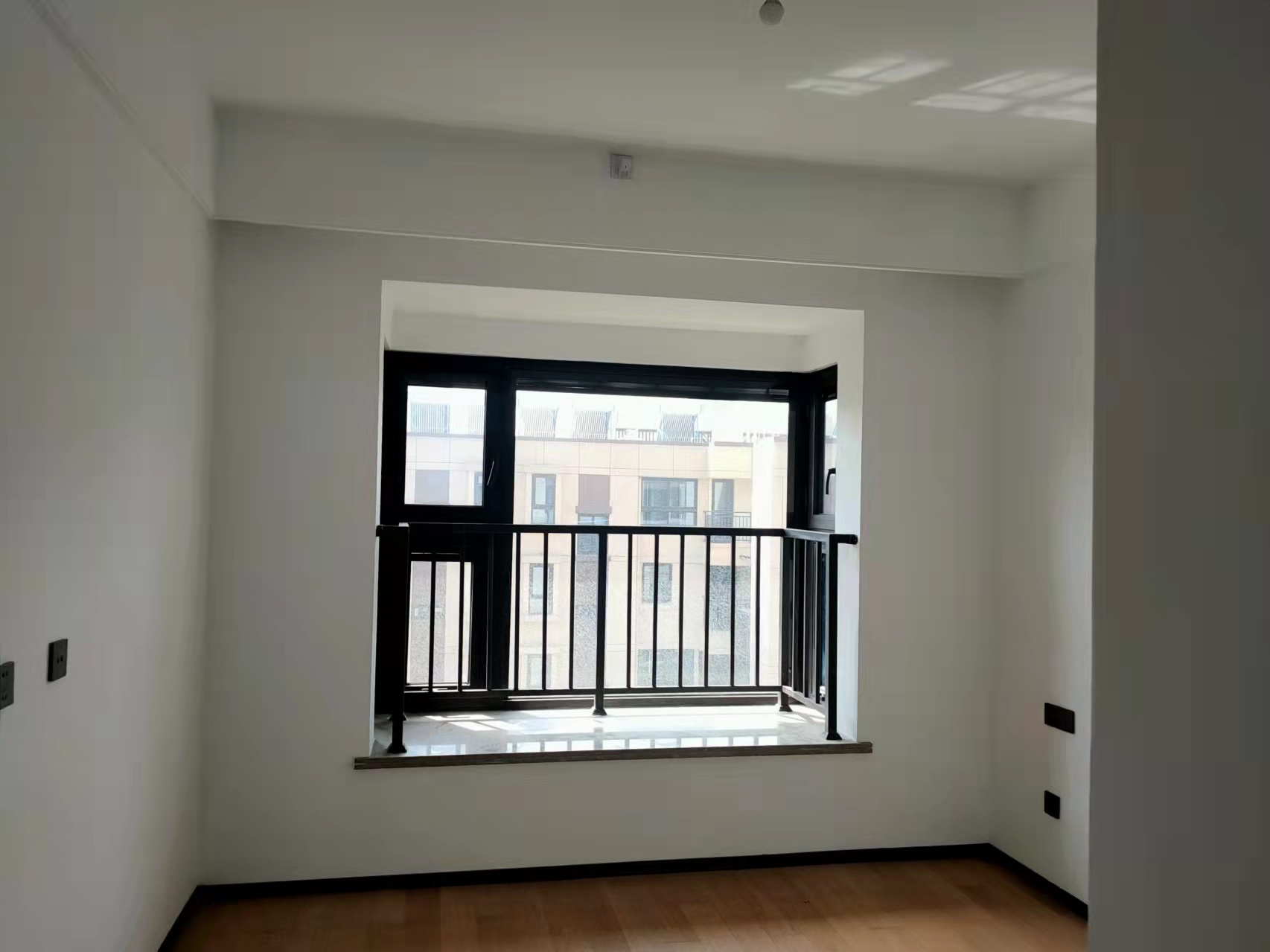 春风南岸西园 4室2厅3卫 167m&sup2;