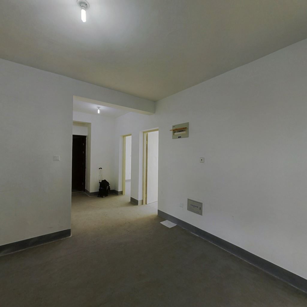 紫东南苑南区 3室2厅1卫 132m²