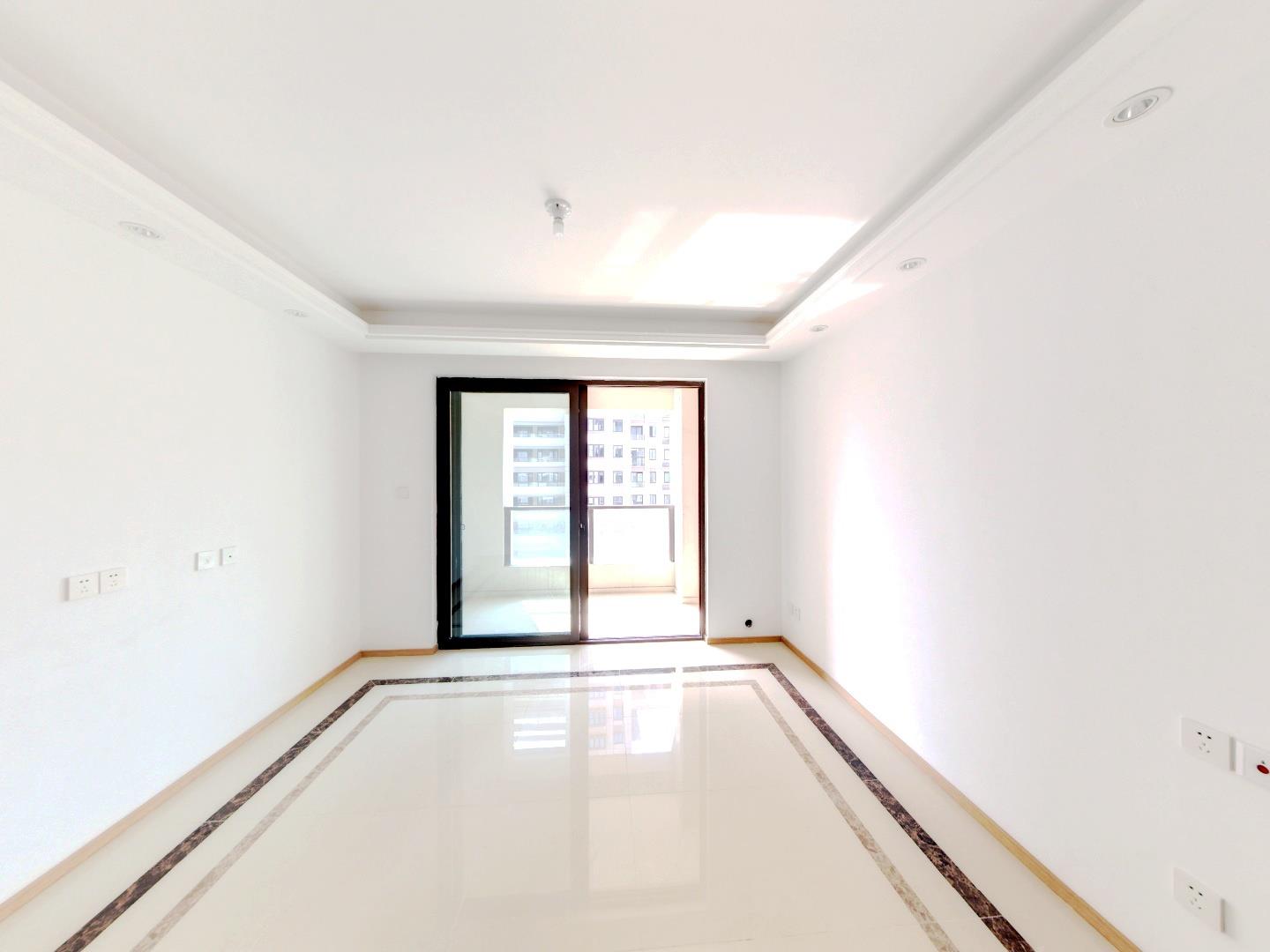 云樾东方 3室2厅1卫 95m&sup2;
