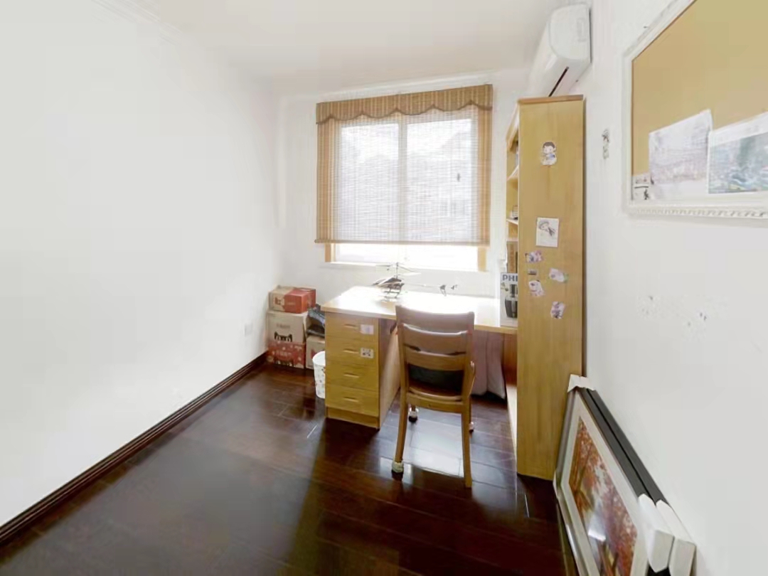 天馨花苑 3室2厅1卫 107m&sup2;