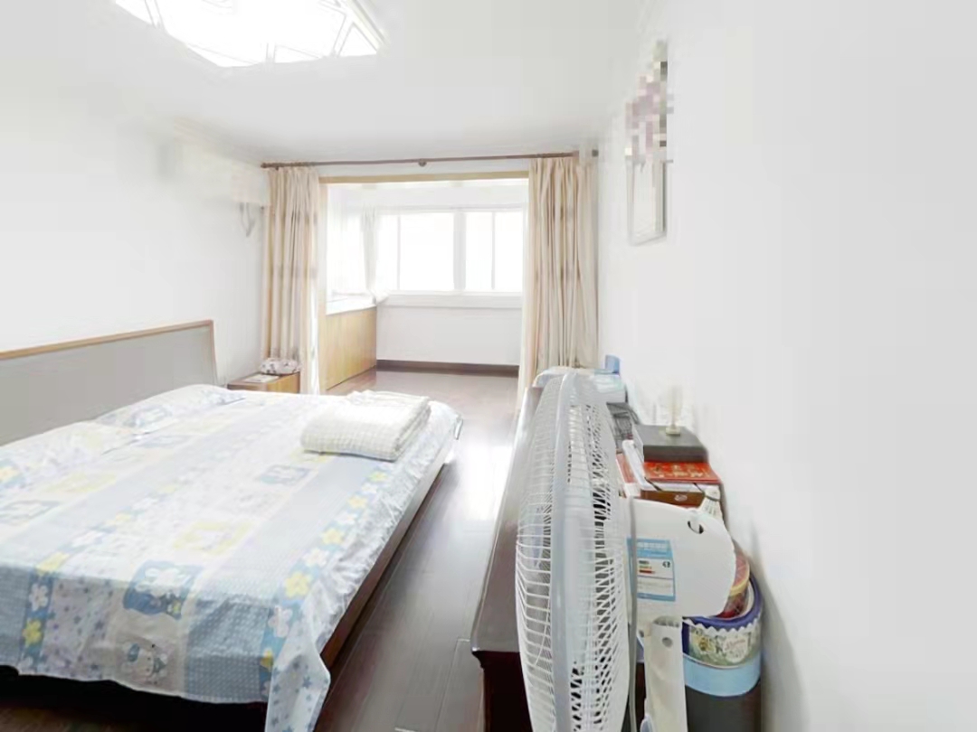 天馨花苑 3室2厅1卫 107m&sup2;