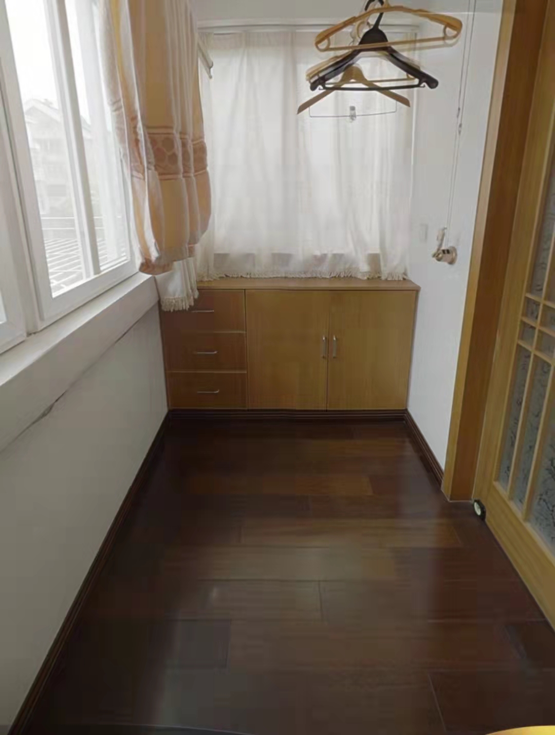 天馨花苑 3室2厅1卫 107m&sup2;