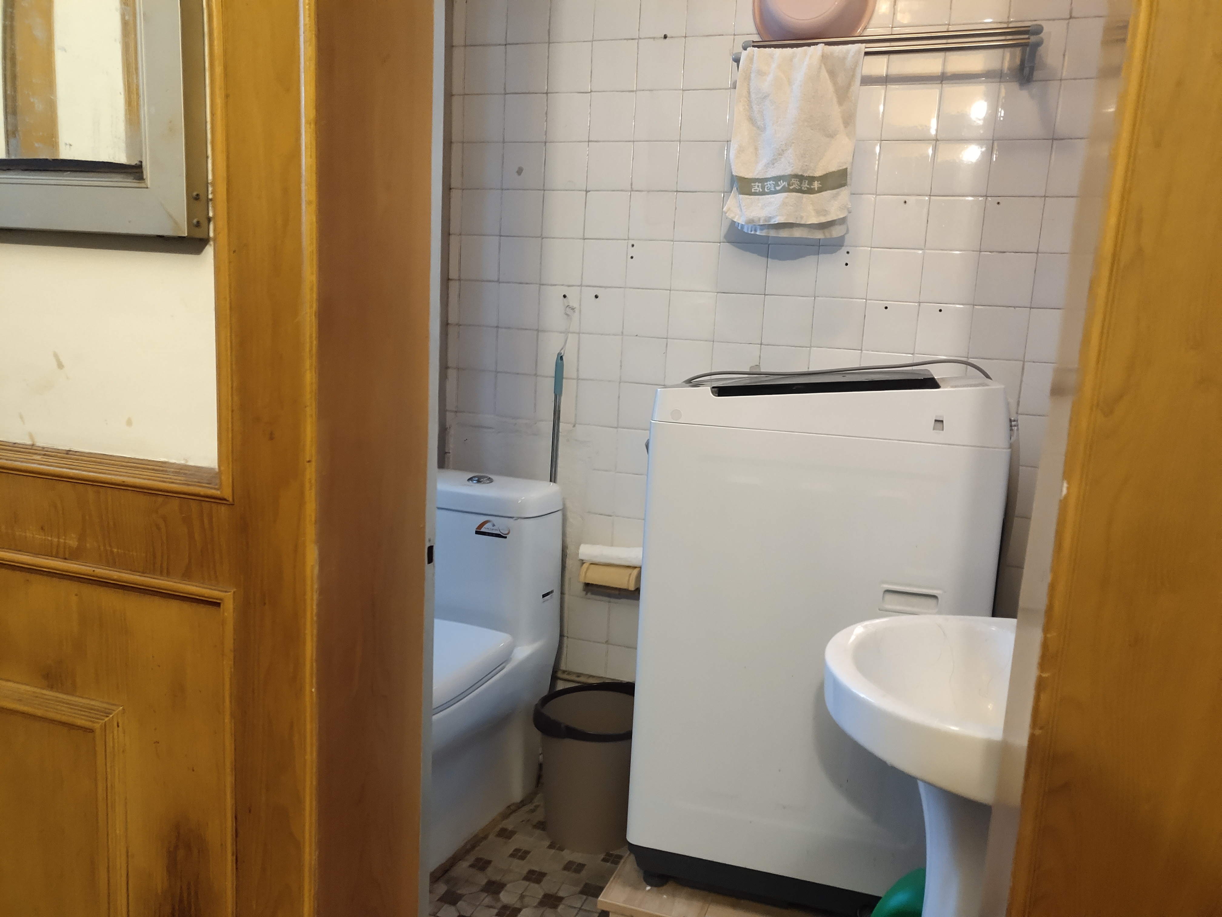 新华三村 2室1厅1卫 62m&sup2;