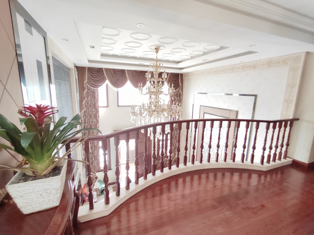 英伦上院 5室2厅3卫 427m²