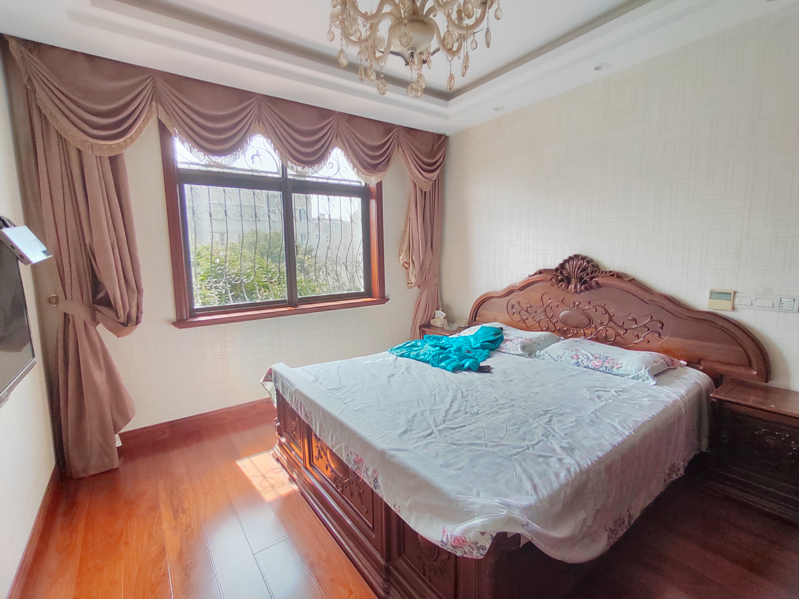 英伦上院 5室2厅3卫 427m&sup2;