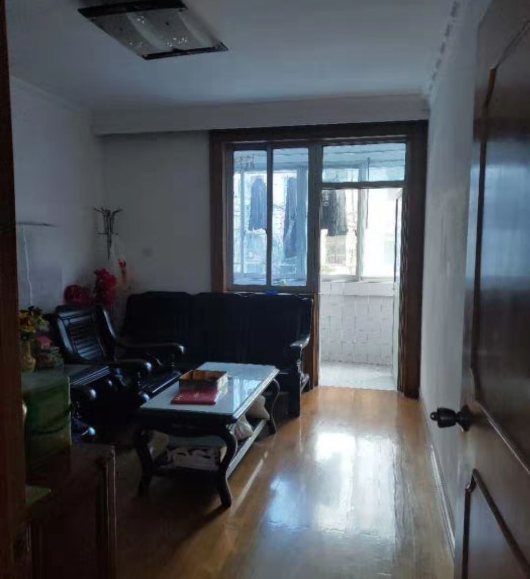 易家桥新村 3室1厅1卫 100m&sup2;