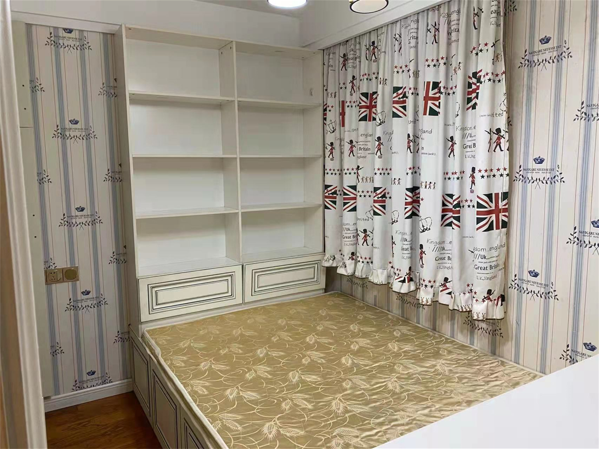 万通城 2室1厅1卫 80m&sup2;