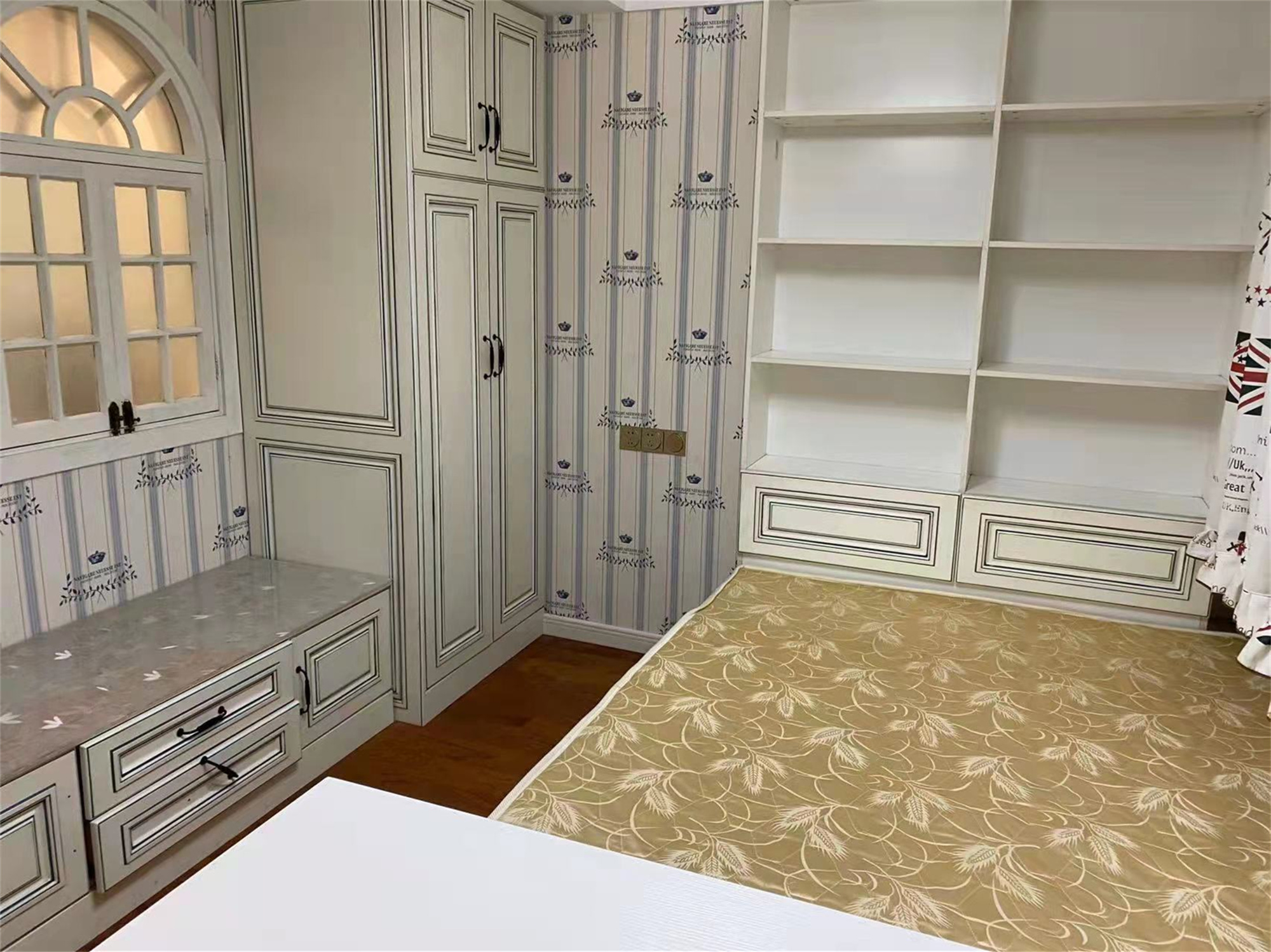 万通城 2室1厅1卫 80m&sup2;