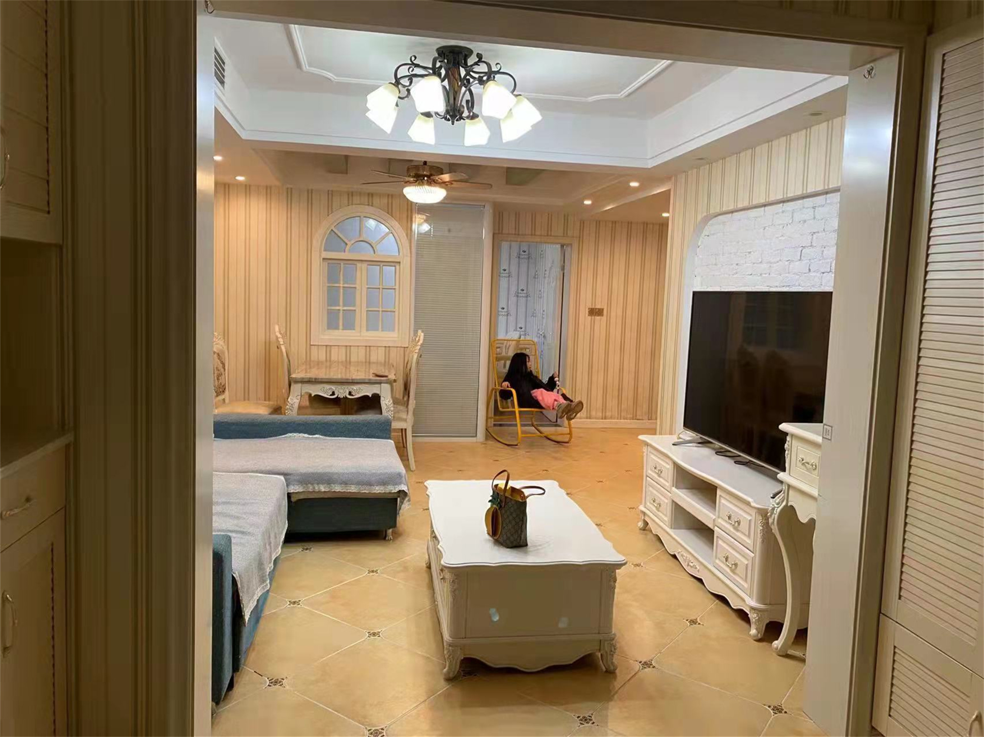 万通城 2室1厅1卫 80m&sup2;