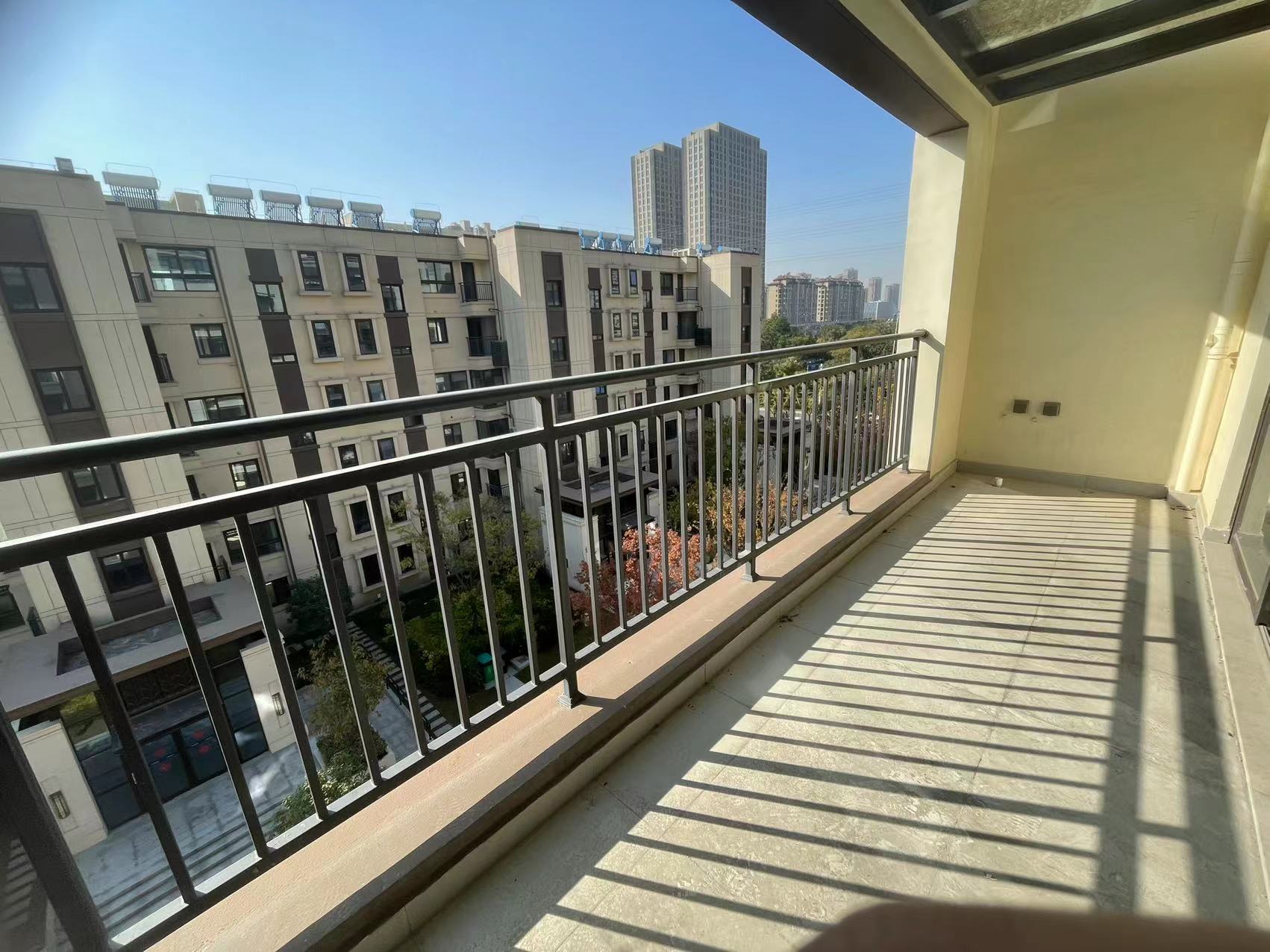 春风南岸西园 4室3厅3卫 167m&sup2;