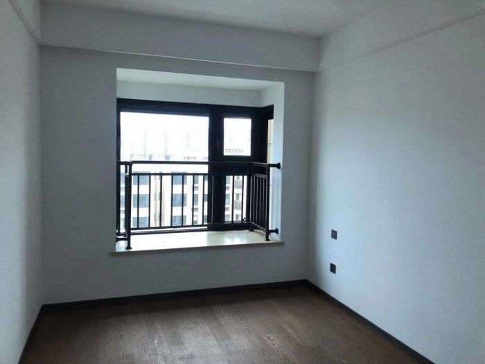 春风南岸东园 4室2厅2卫 136m&sup2;