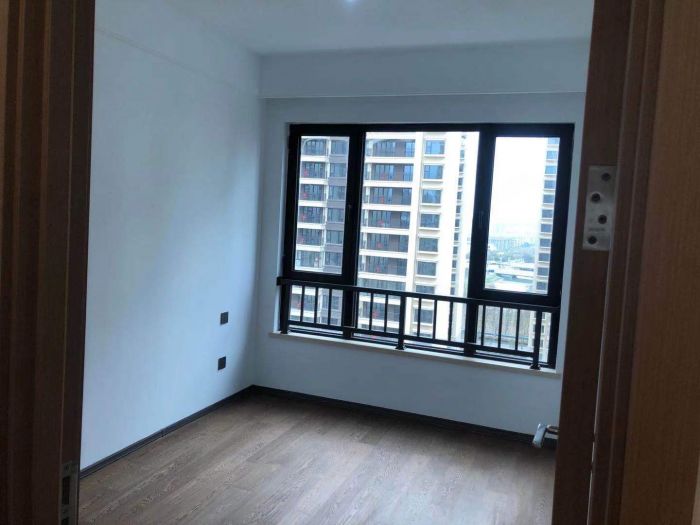 春风南岸东园 4室2厅2卫 136m&sup2;
