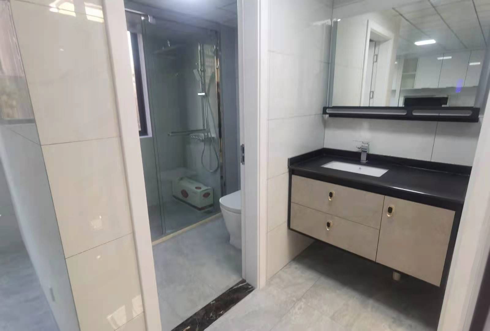 汇富花苑 2室1厅1卫 92m&sup2;
