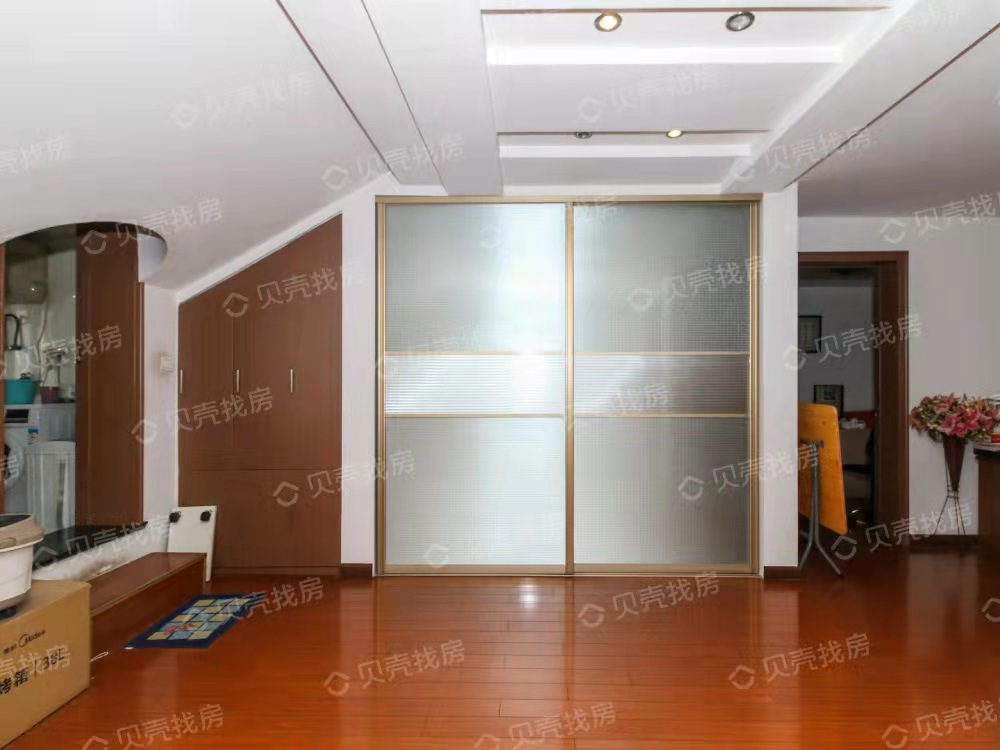 虹桥新苑 3室1厅1卫 113m&sup2;