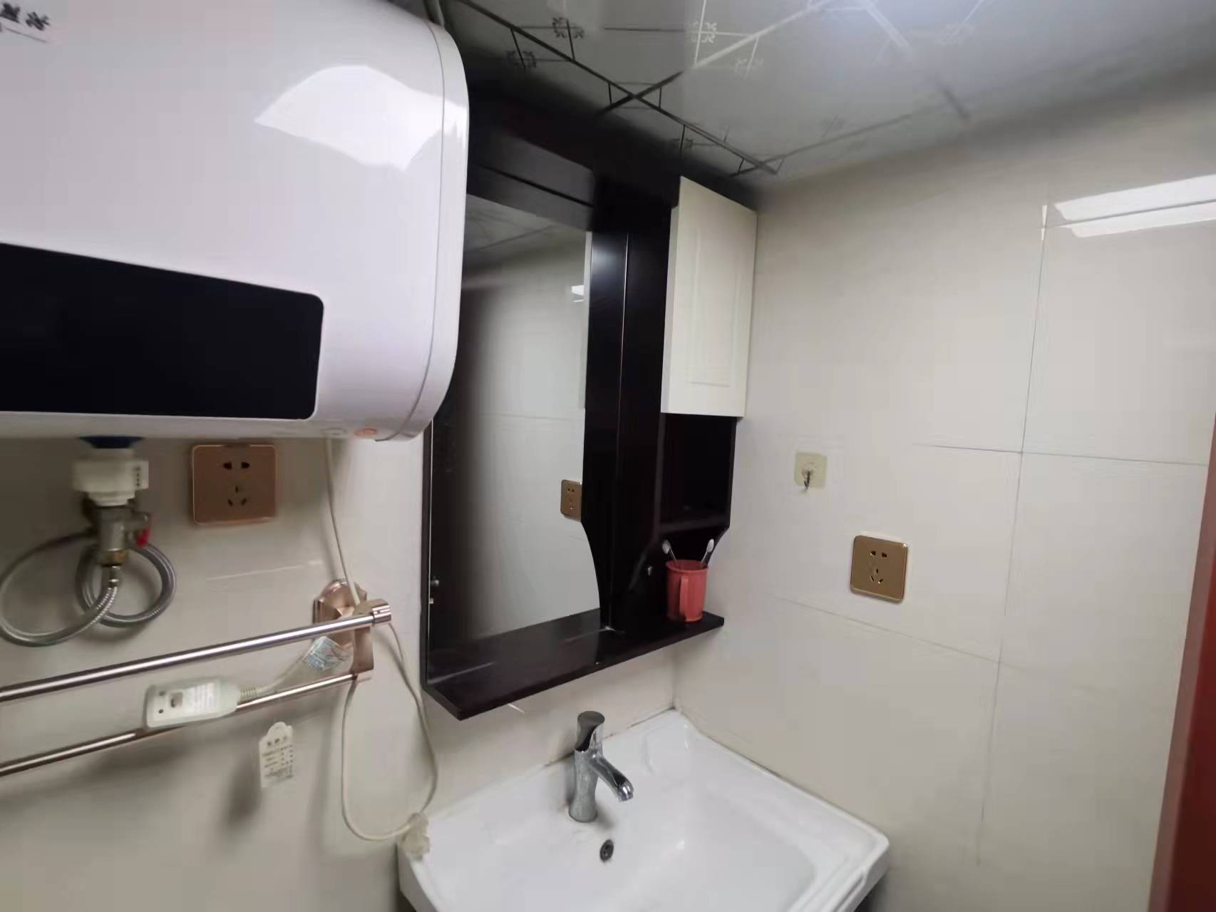 中江电商港 1室1厅1卫 45m&sup2;