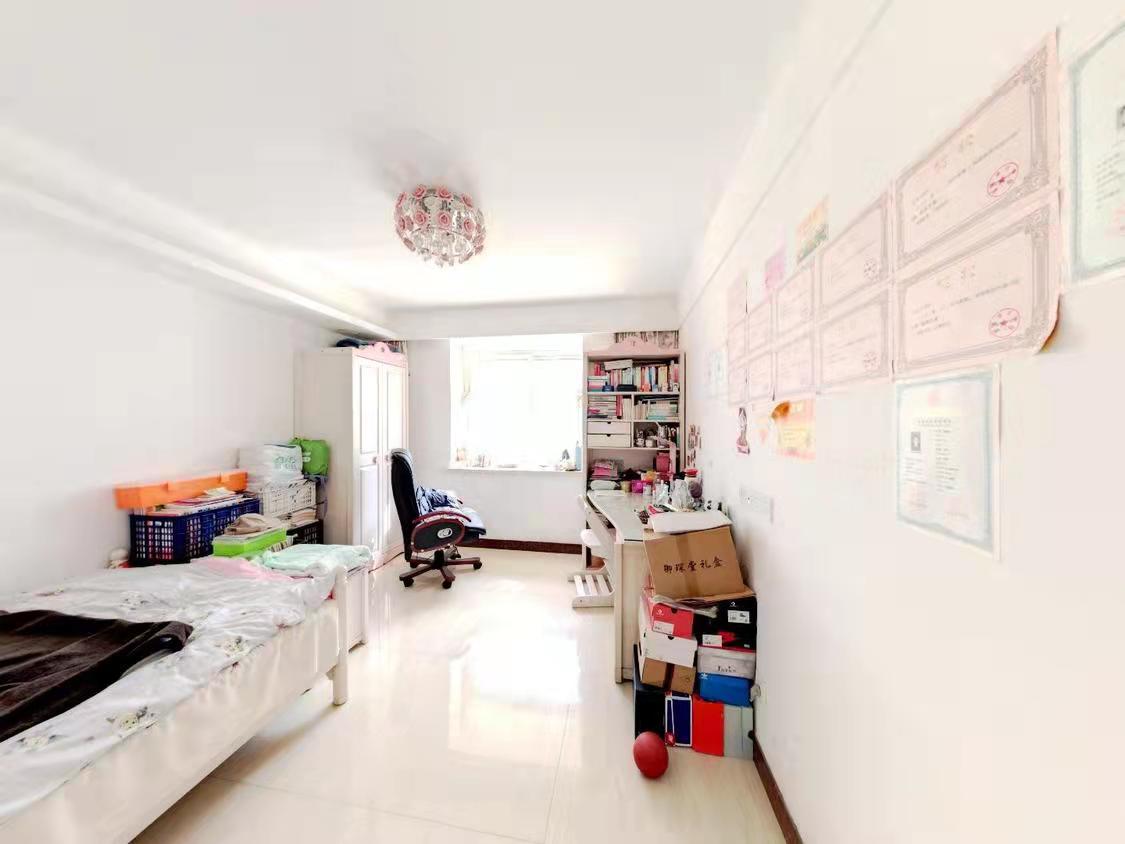 天山花苑西区 3室2厅1卫 132.00m&sup2;
