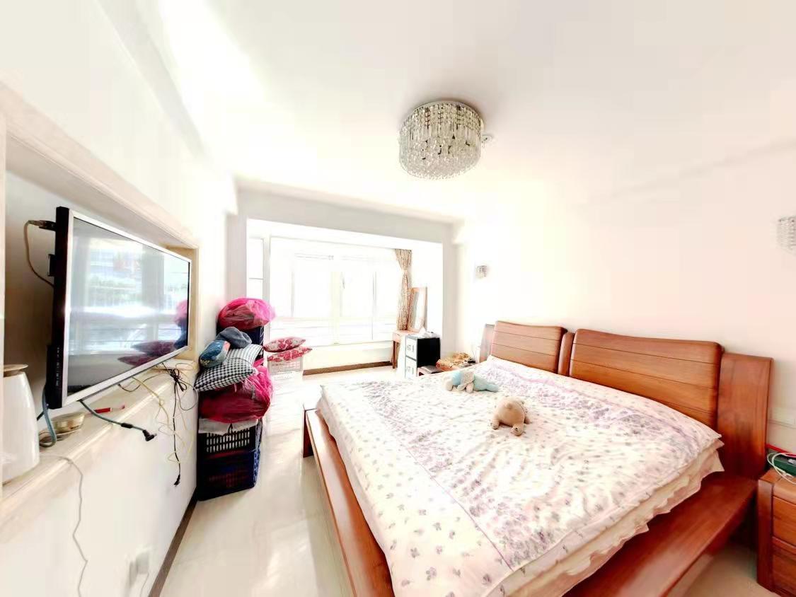 天山花苑西区 3室2厅1卫 132.00m&sup2;
